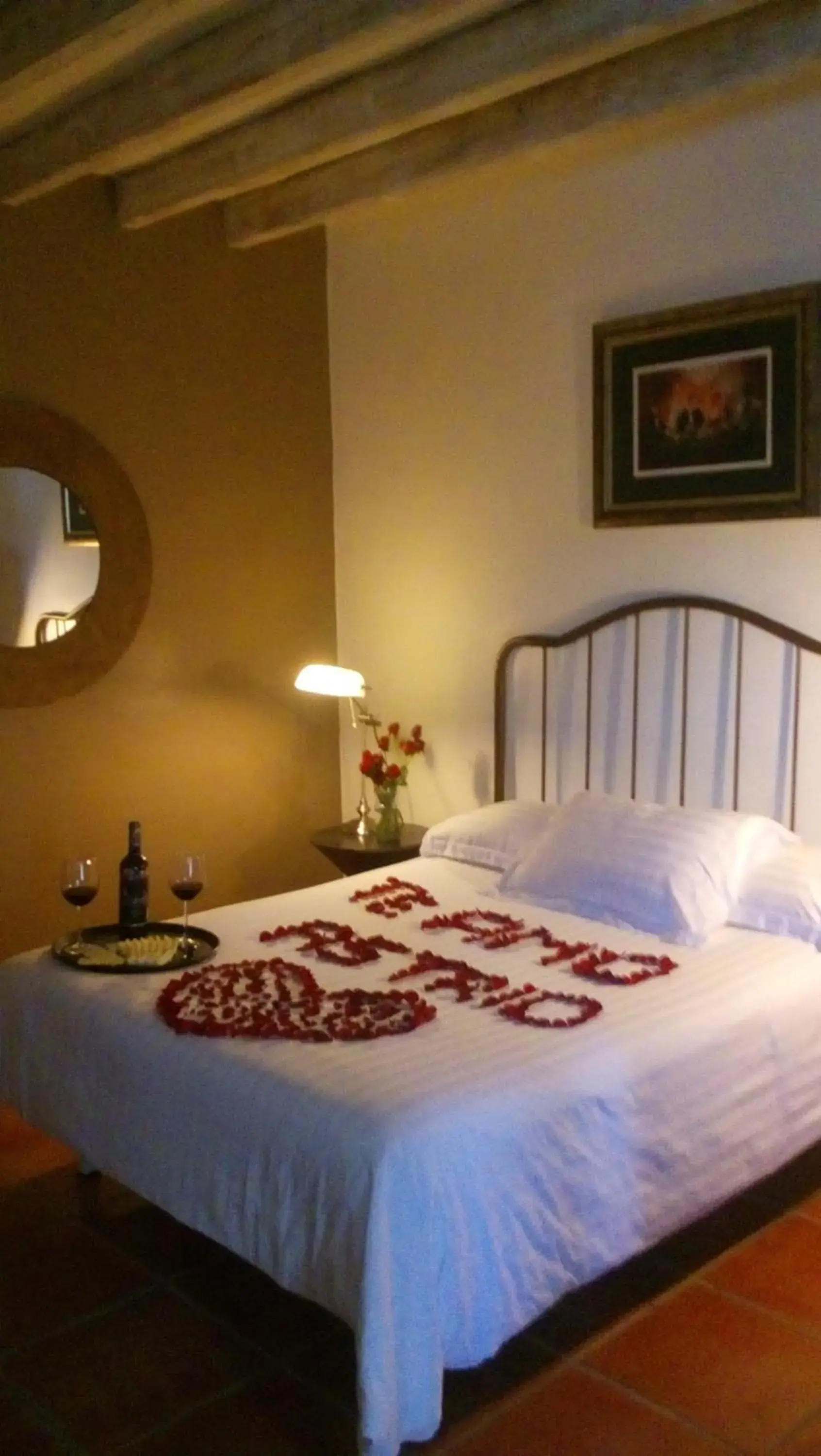 Decorative detail, Bed in Casa Mateo Hotel Boutique