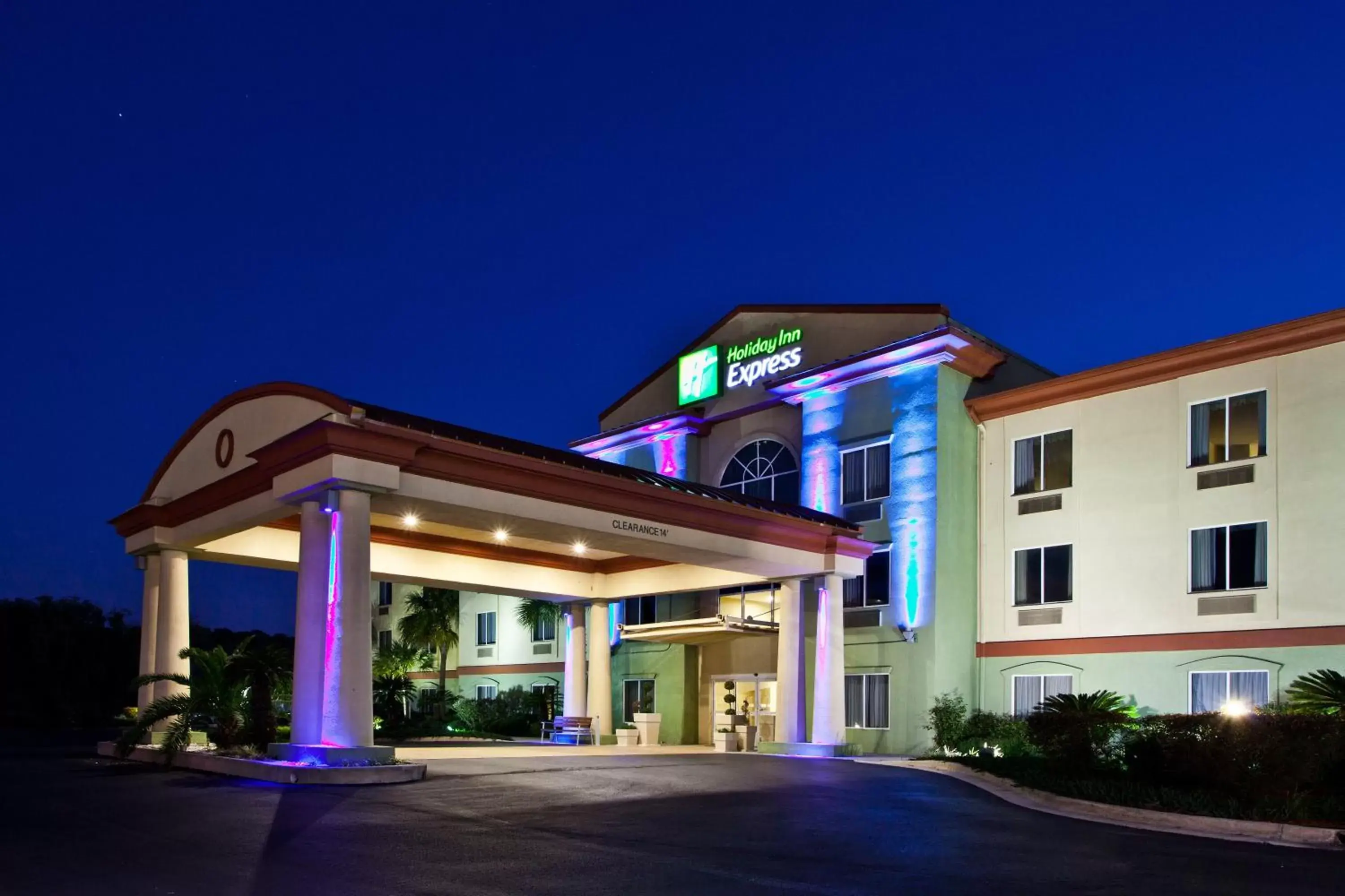 Property Building in Holiday Inn Express Hotel & Suites Live Oak, an IHG Hotel