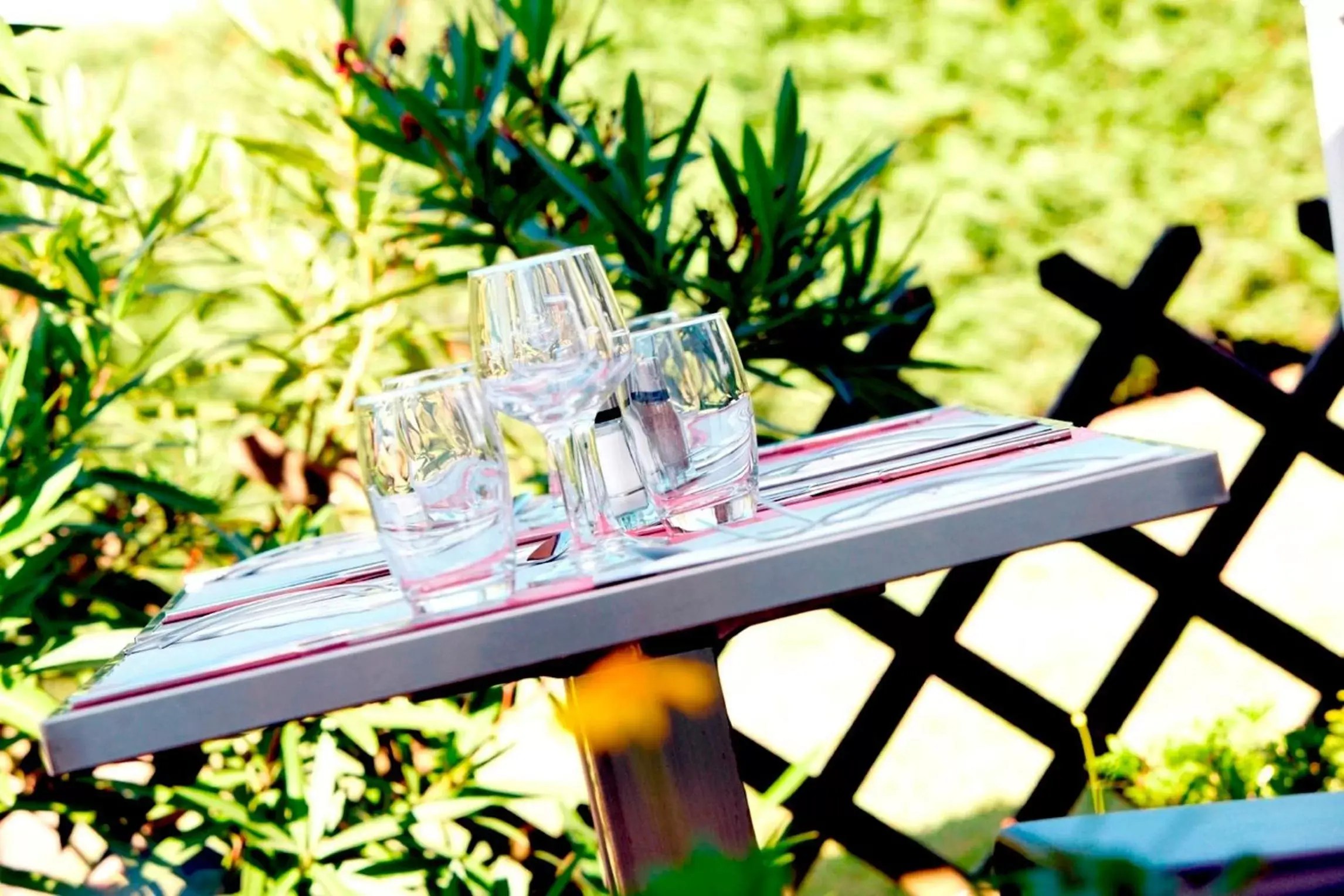 Balcony/Terrace, Restaurant/Places to Eat in Kyriad Digne-Les-Bains