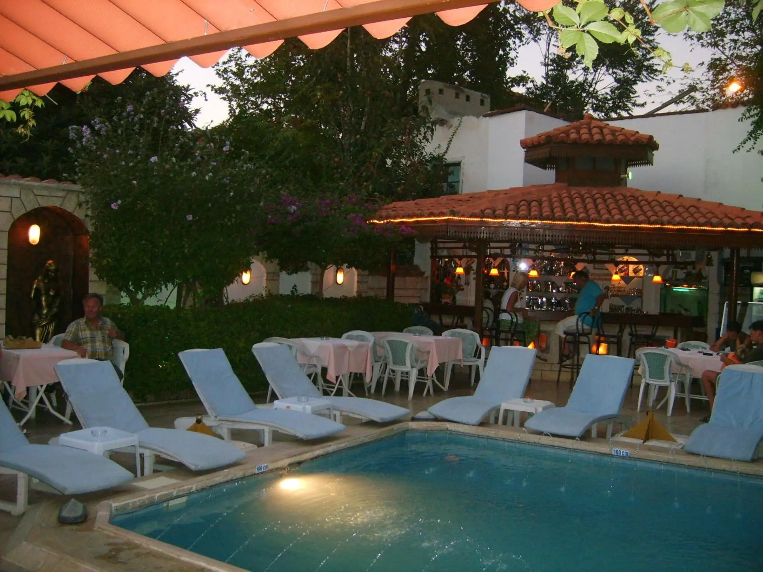 Restaurant/places to eat, Swimming Pool in Hotel Karyatit Kaleici