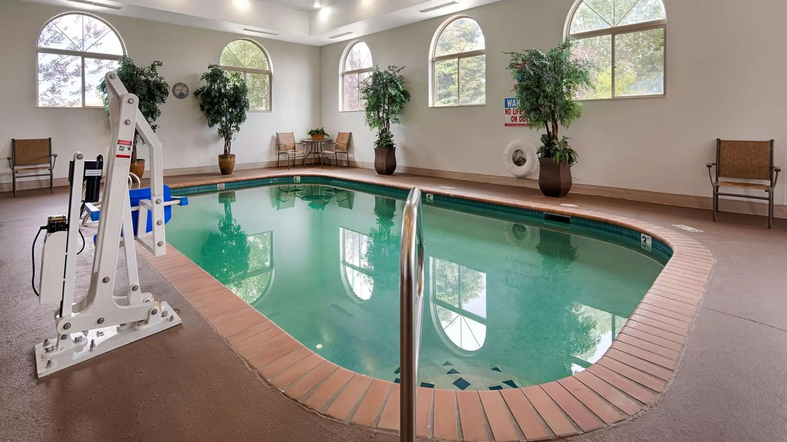 On site, Swimming Pool in Best Western Plus Deer Park Hotel and Suites