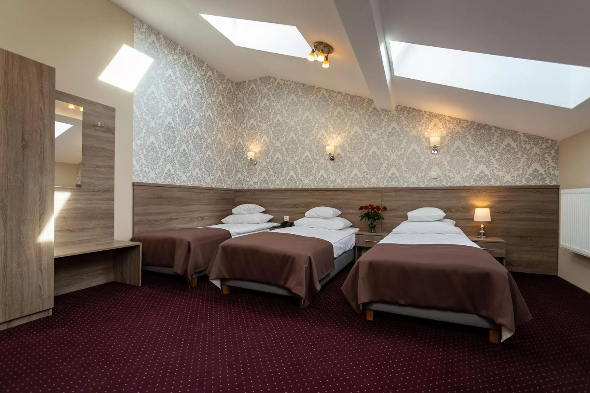 Bed in Hotel Maximum