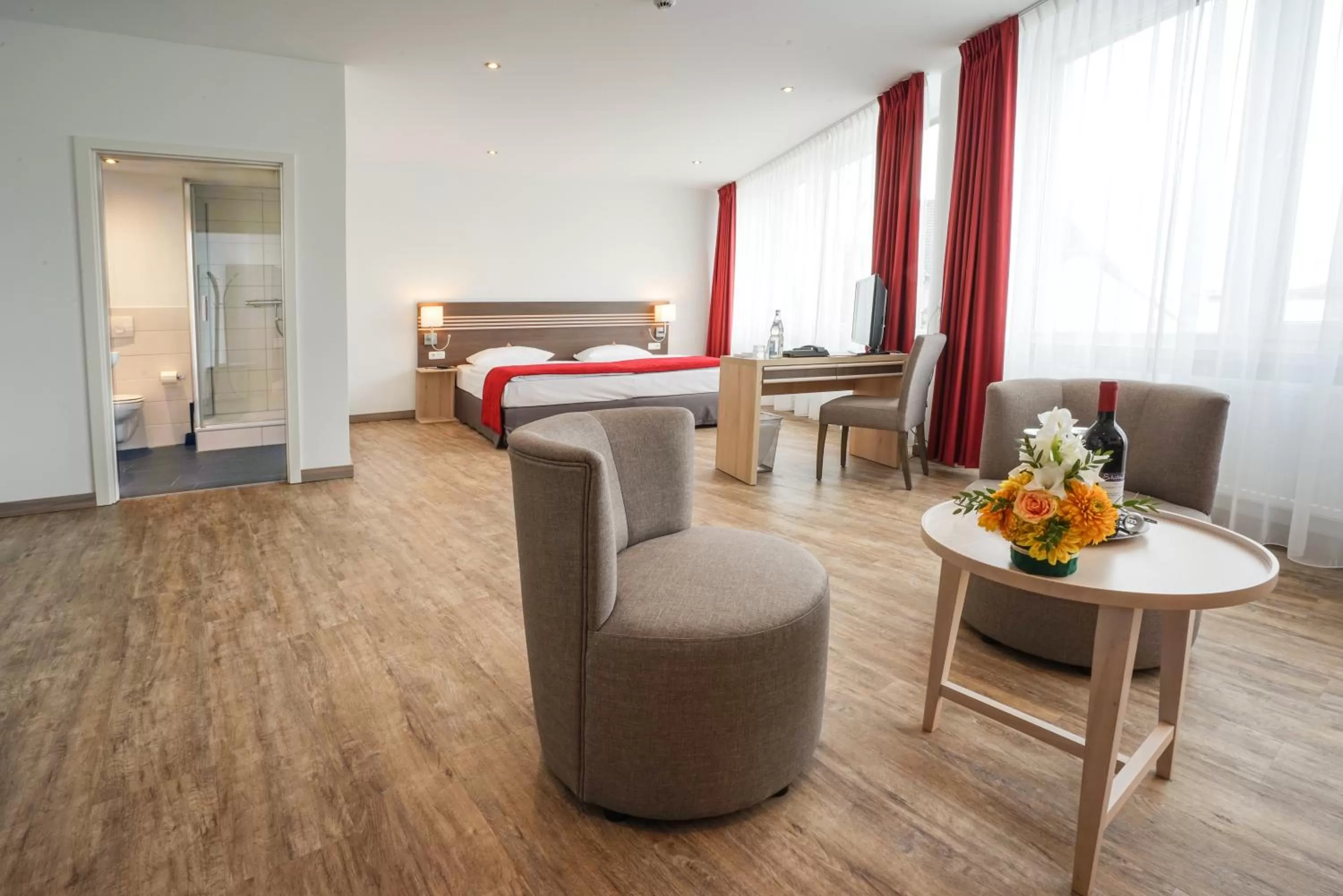 Photo of the whole room in Ruhr Inn Hotel