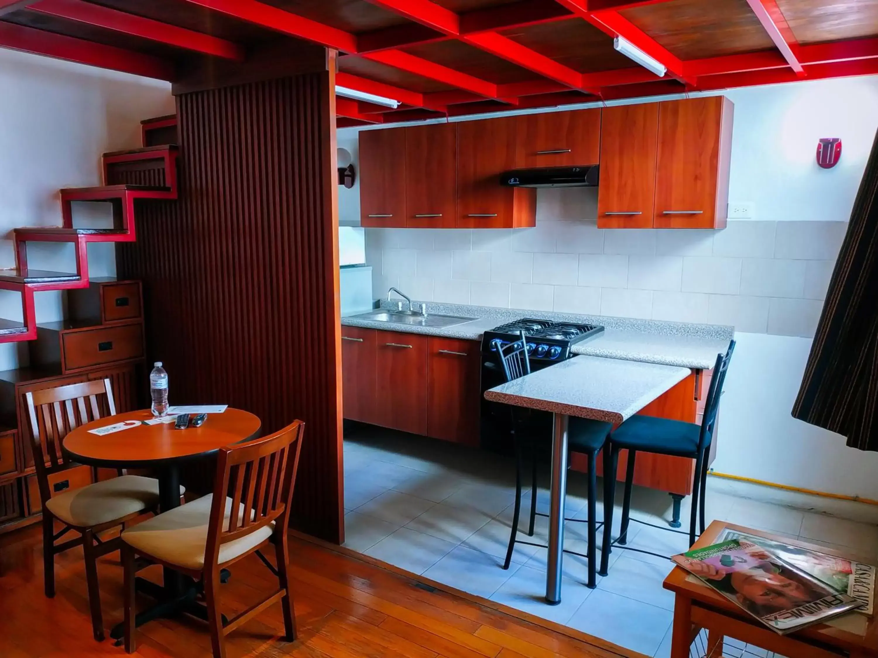 Kitchen or kitchenette, Dining Area in Hotel del Capitán de Puebla