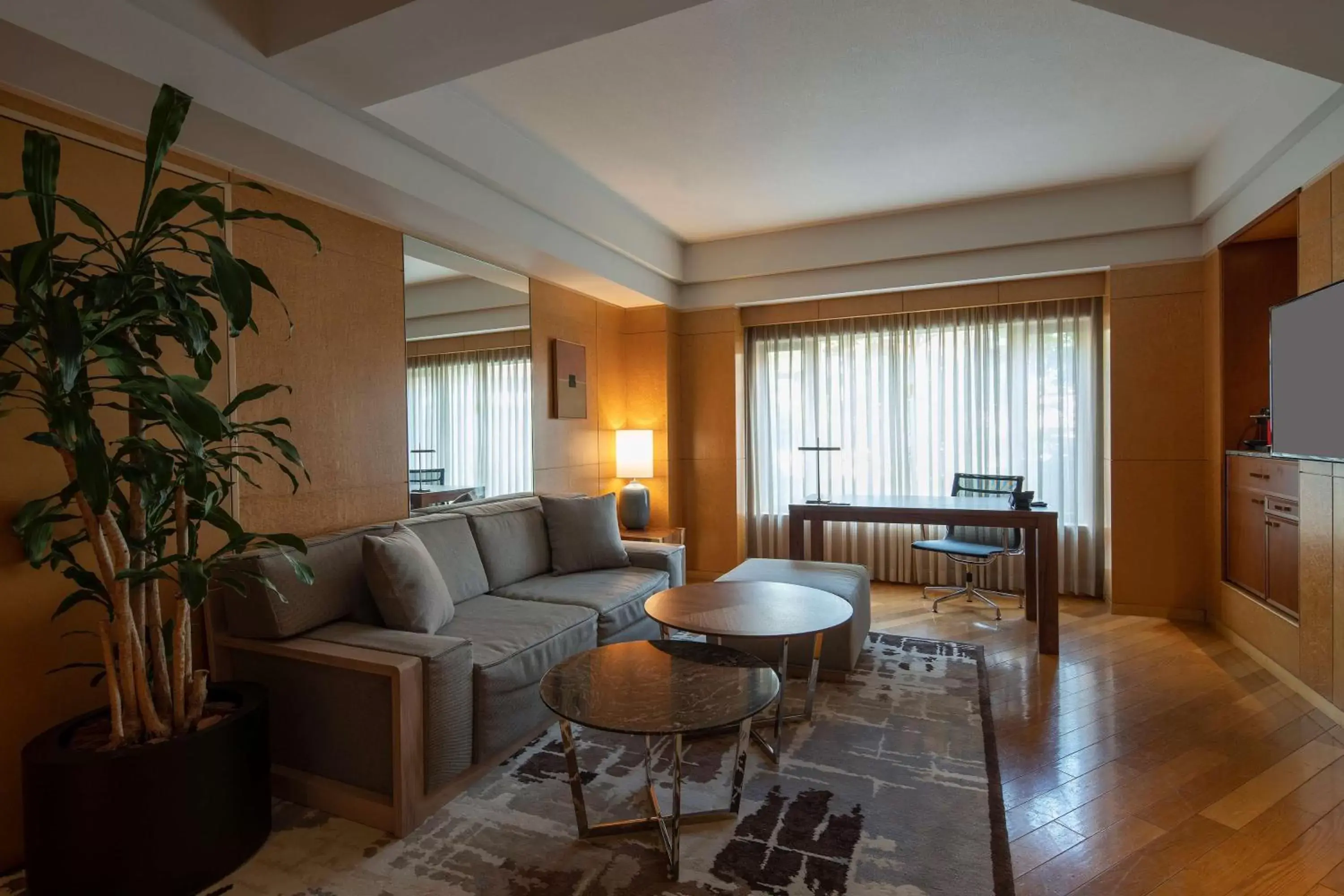 Living room, Seating Area in Grand Hyatt Fukuoka