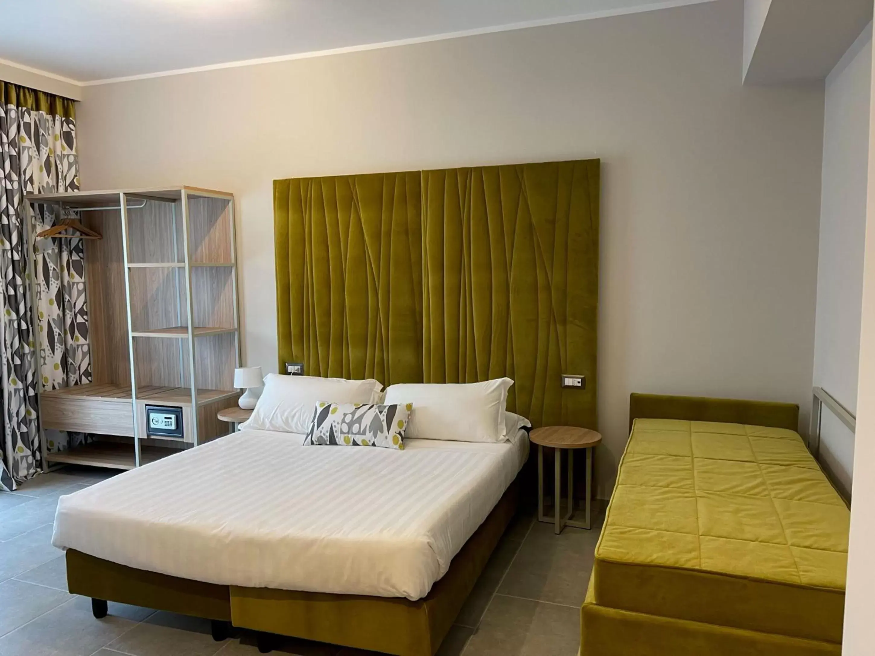 Property building, Bed in Hotel Sant'Elia