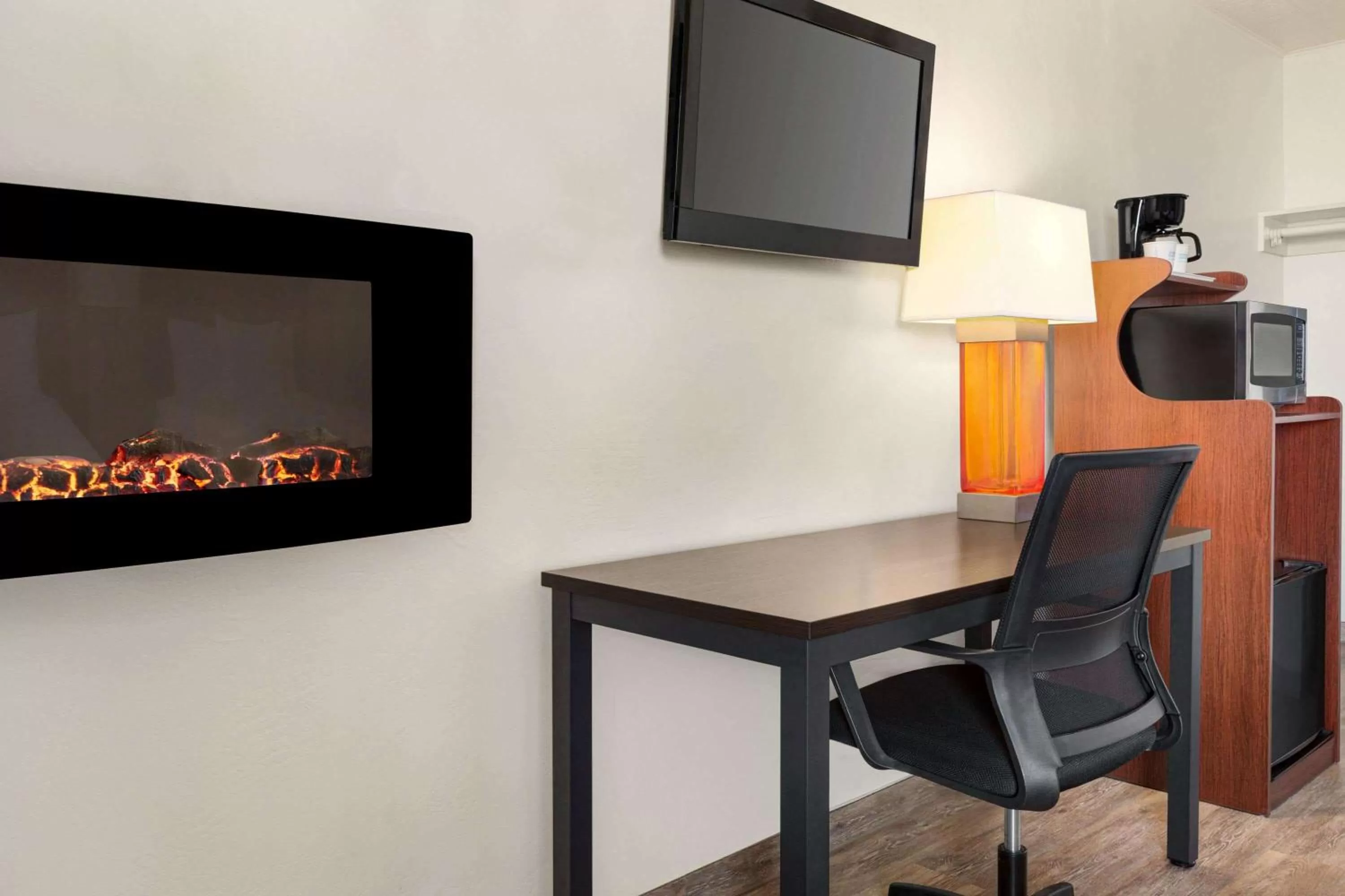 Bedroom in Baymont by Wyndham Fort Bragg