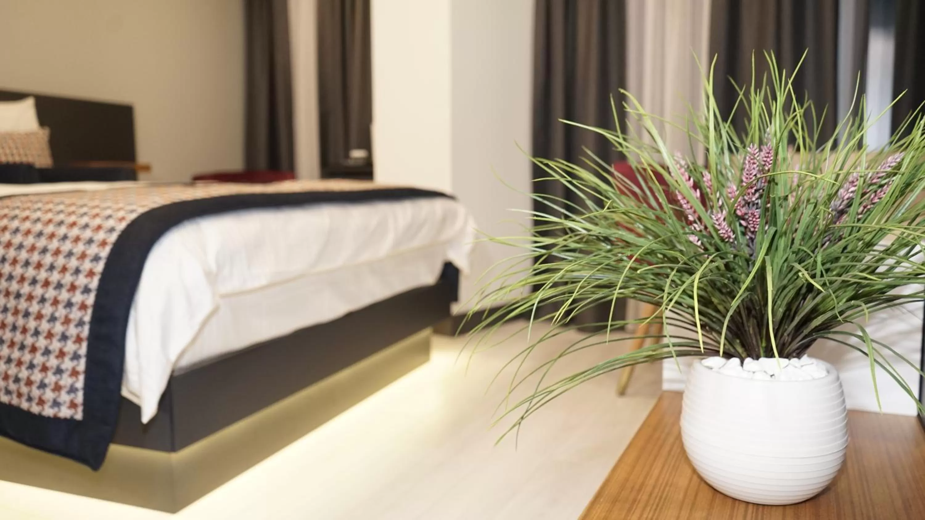 Massage, Bed in Last Vita