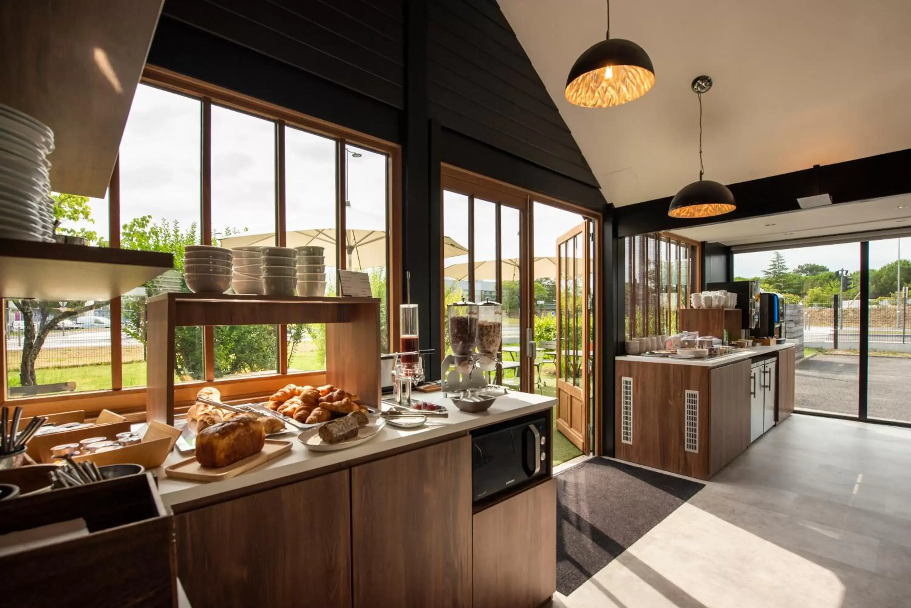 Breakfast, Kitchen/Kitchenette in The Originals Access Hôtel Bordeaux Aéroport