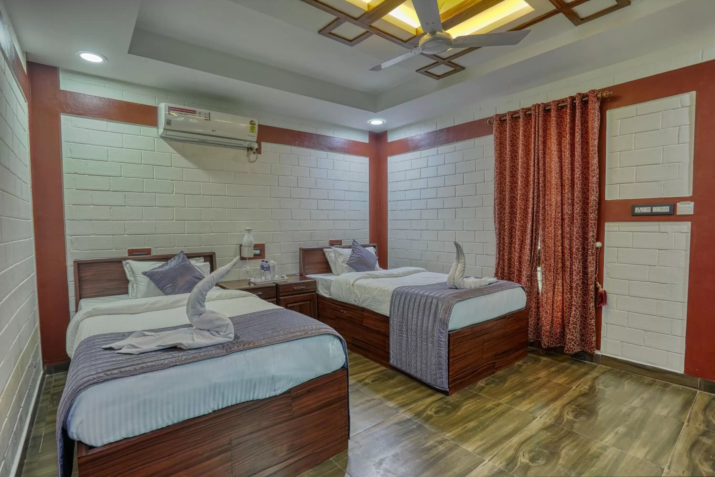 Bed in LEISURE VALLEY BEACH RESORT Bed in LEISURE VALLEY BEACH RESORT