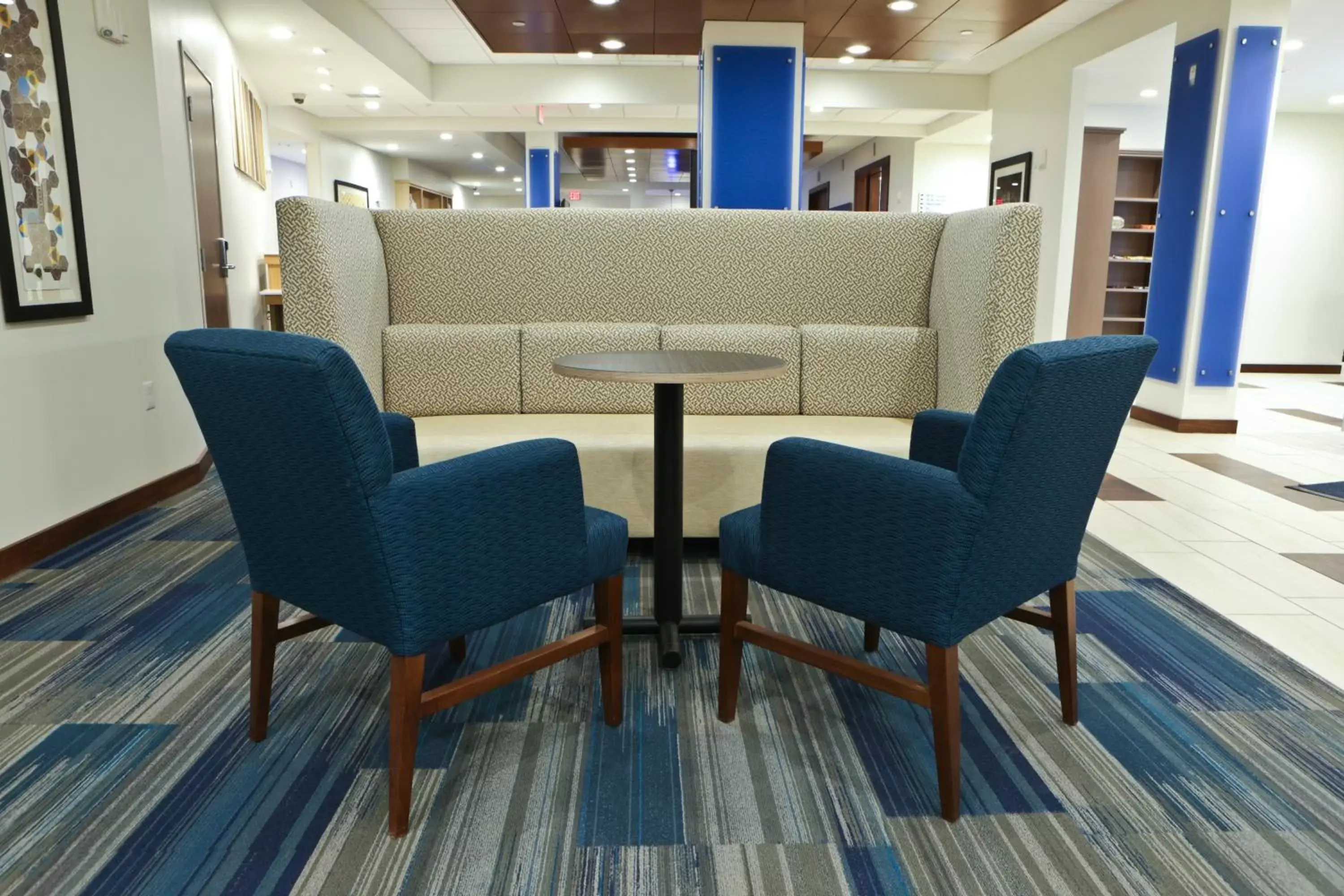 Lobby or reception in Holiday Inn Express & Suites Monroe, an IHG Hotel