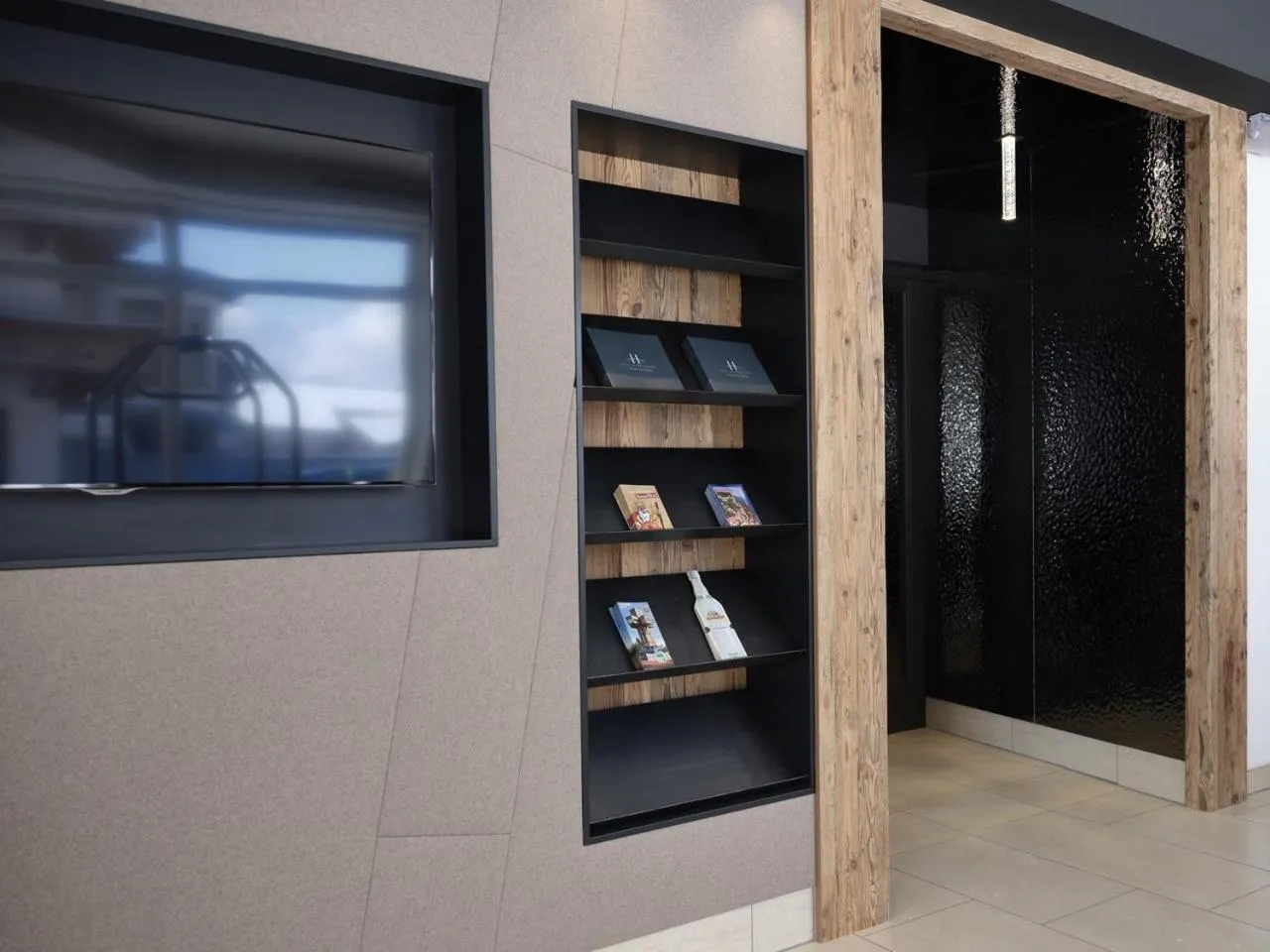 Lobby or reception in Hotel & Appartements Heigenhauser