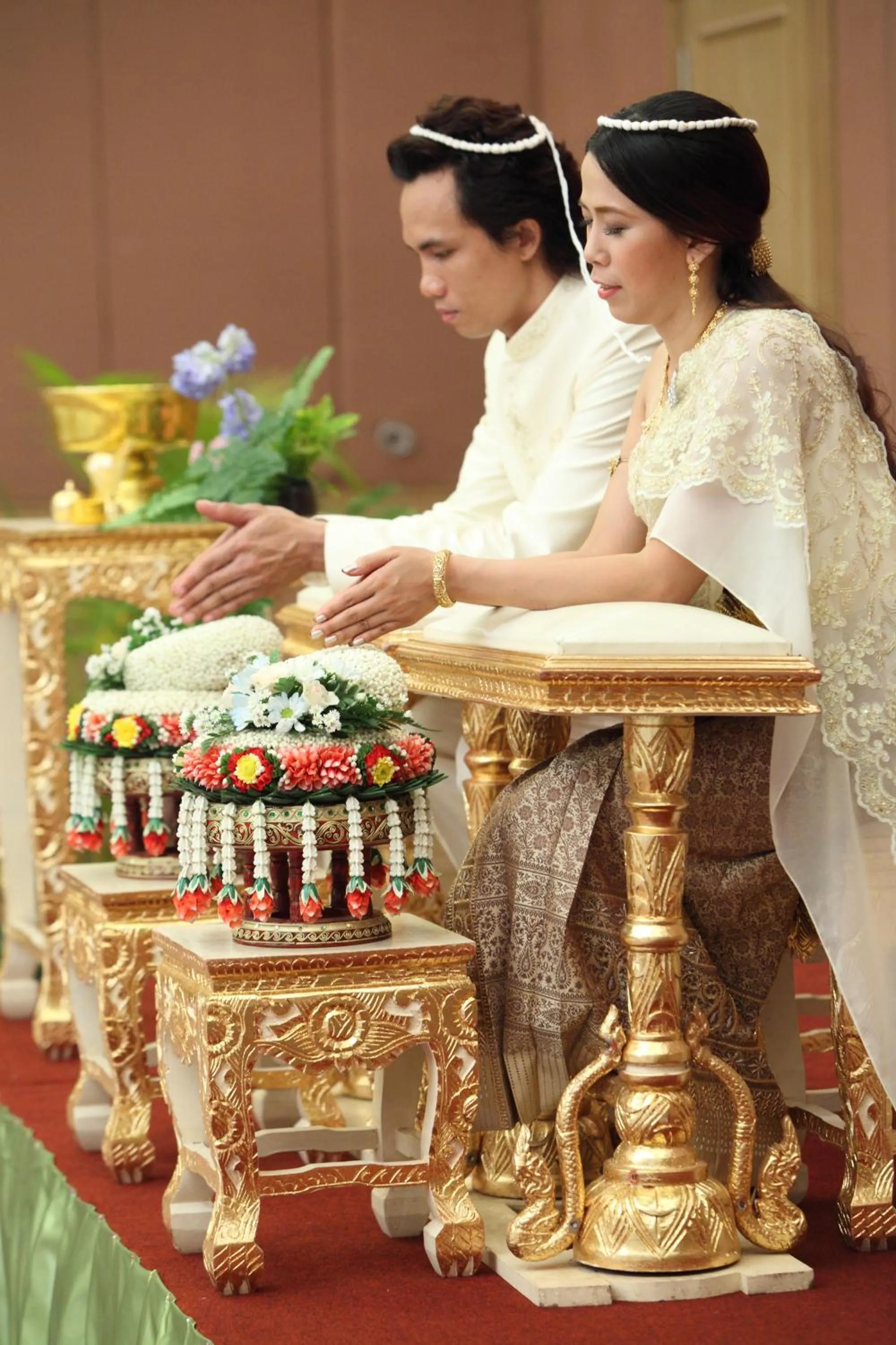 People in Paradise Hotel Udonthani