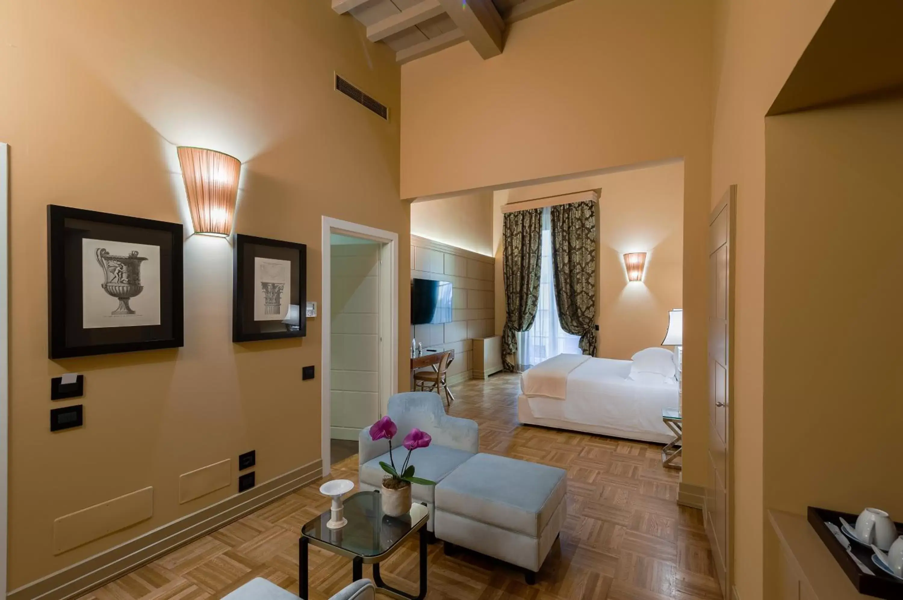 Photo of the whole room in Hotel Firenze Number Nine