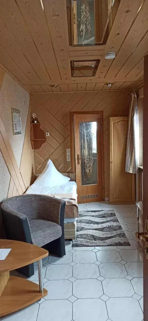 Small Single Room - single occupancy in Central Hotel Small Single Room - single occupancy in Central Hotel