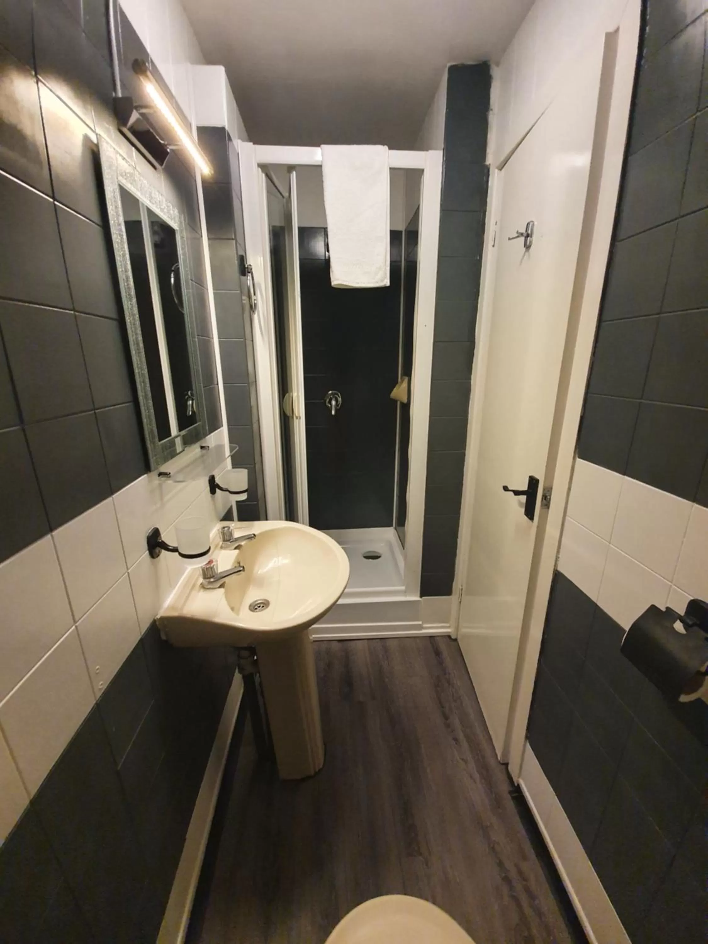 Bathroom in Palm Beach Hotel by the Sea