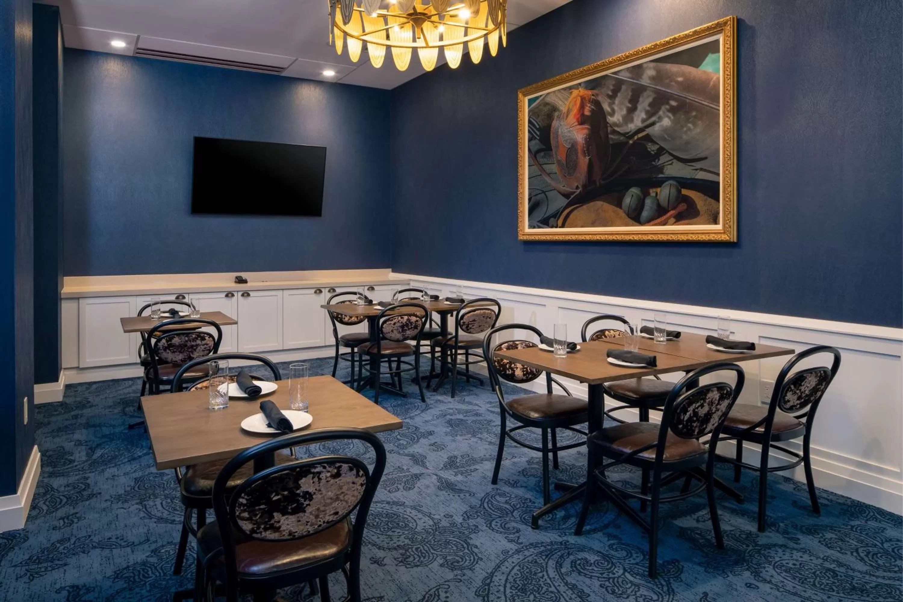 Restaurant/places to eat in The Peregrine Omaha Downtown Curio Collection By Hilton