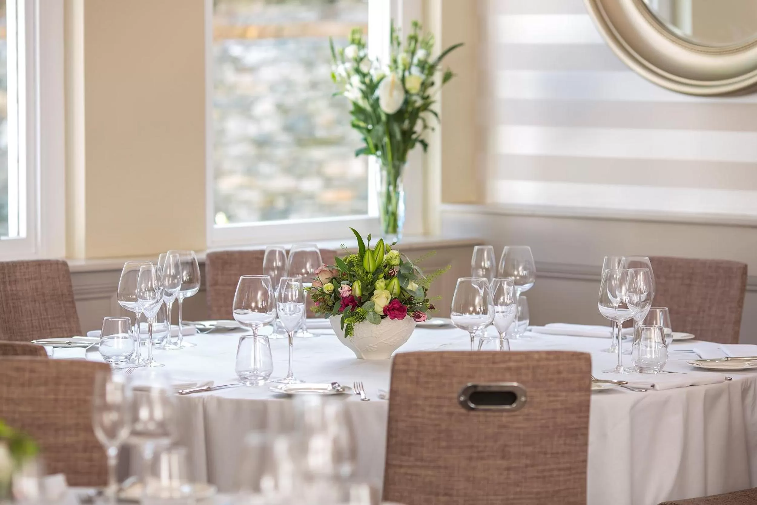 Restaurant/places to eat in The Belsfield Hotel