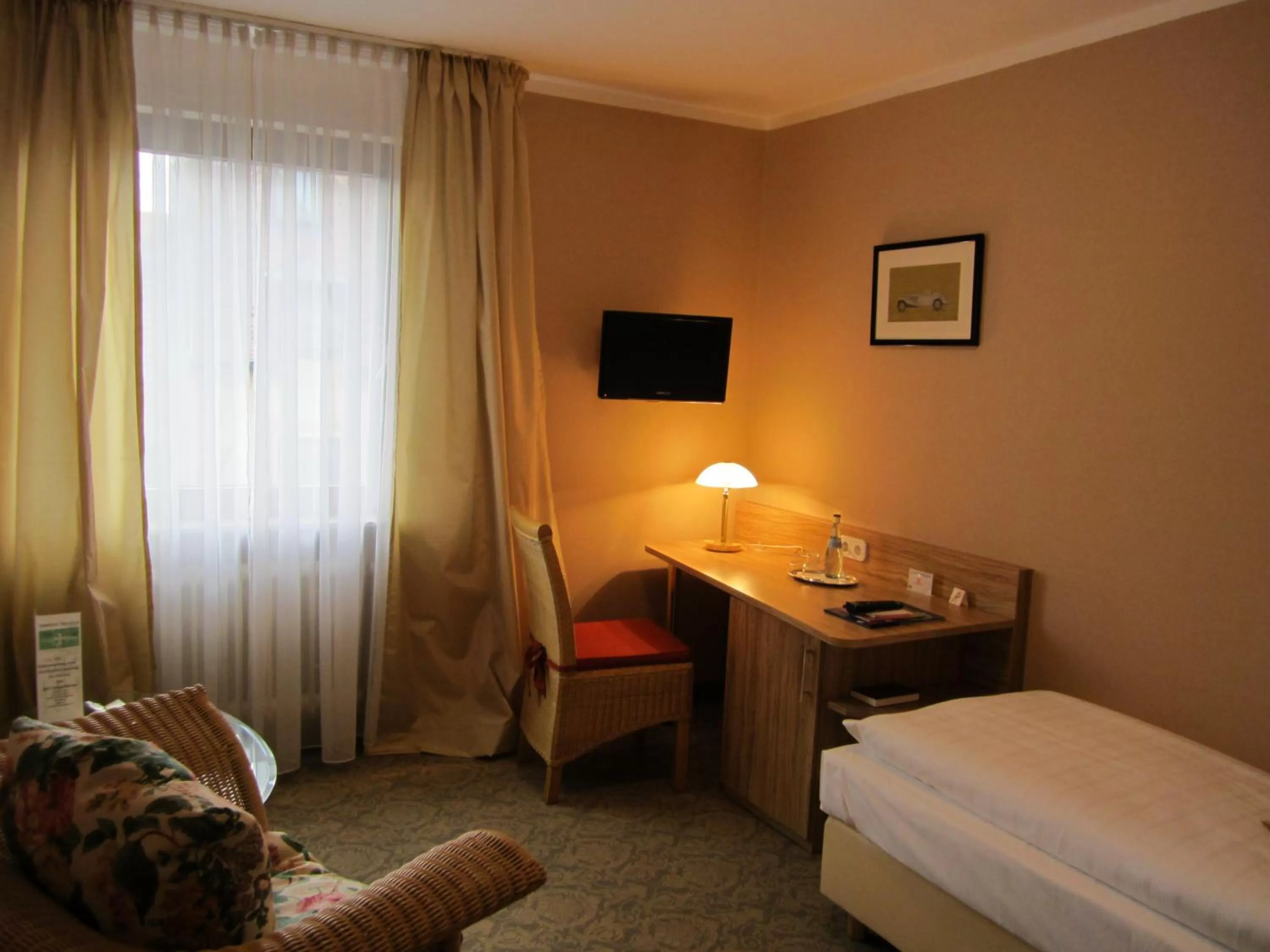 Single Room in Aparthotel Deutschmeister