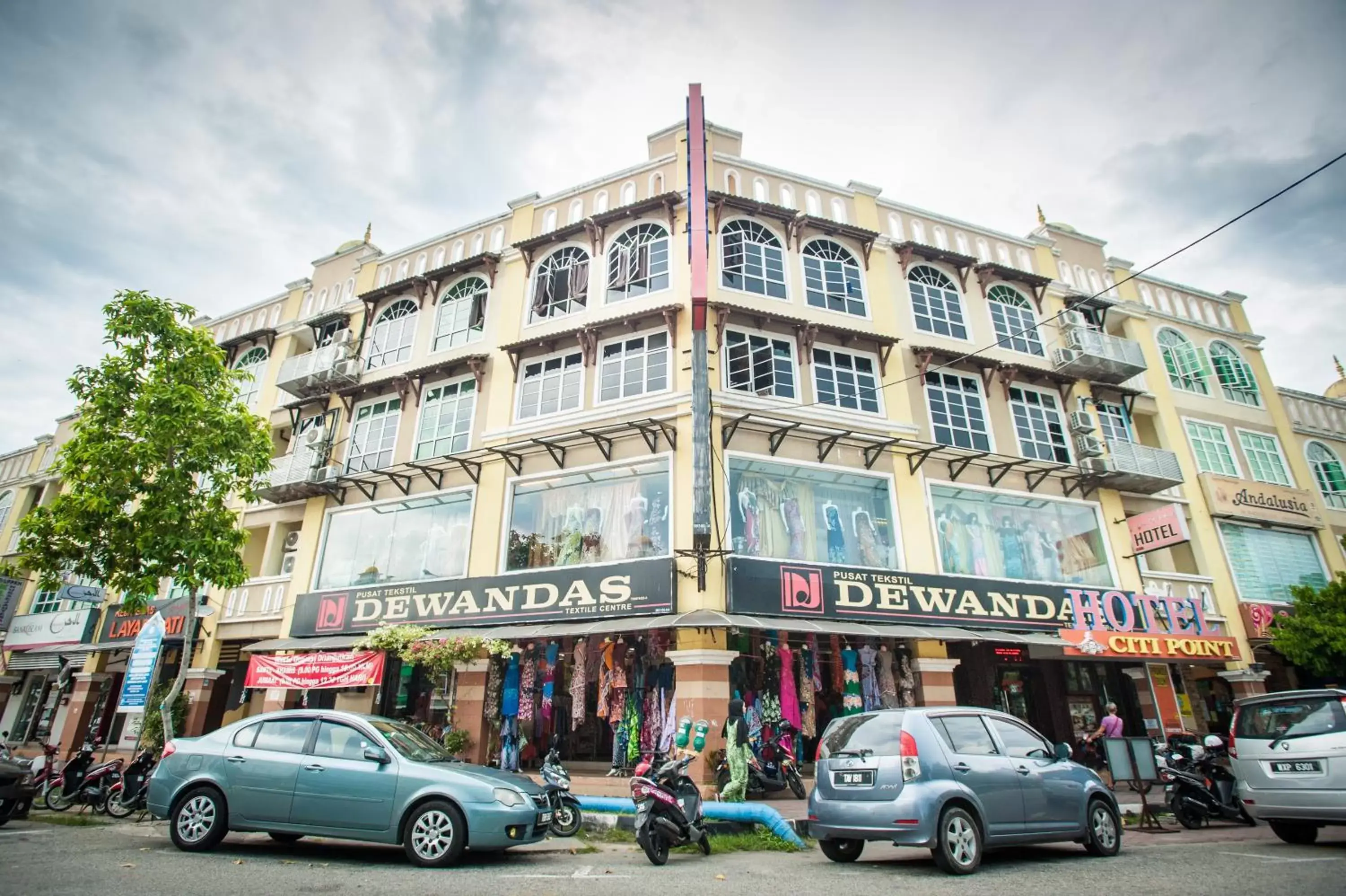 Property building in DJ Citi Point Hotel Property building in DJ Citi Point Hotel