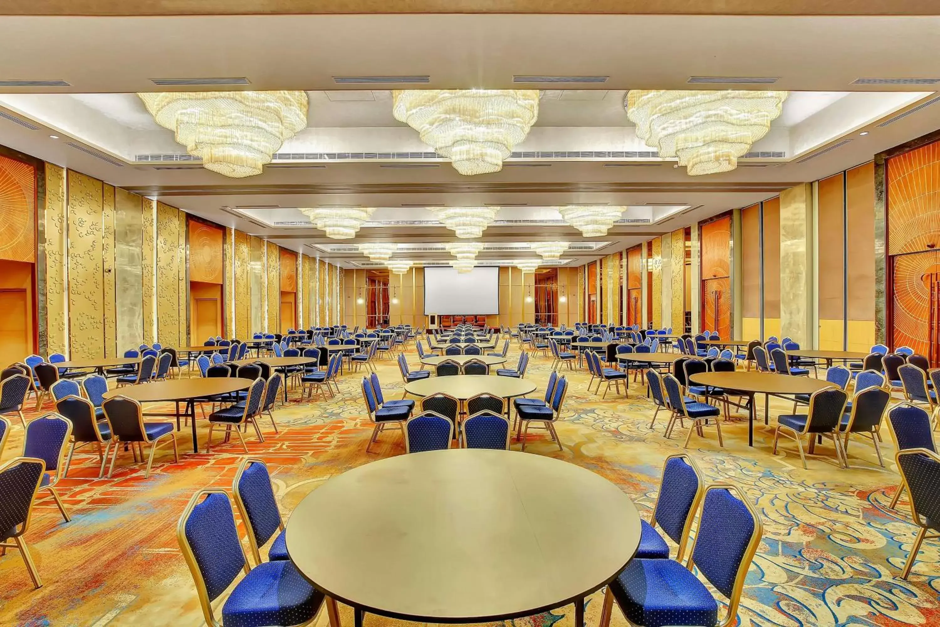 Banquet/Function facilities, Restaurant/Places to Eat in Radisson RED Chandigarh Mohali