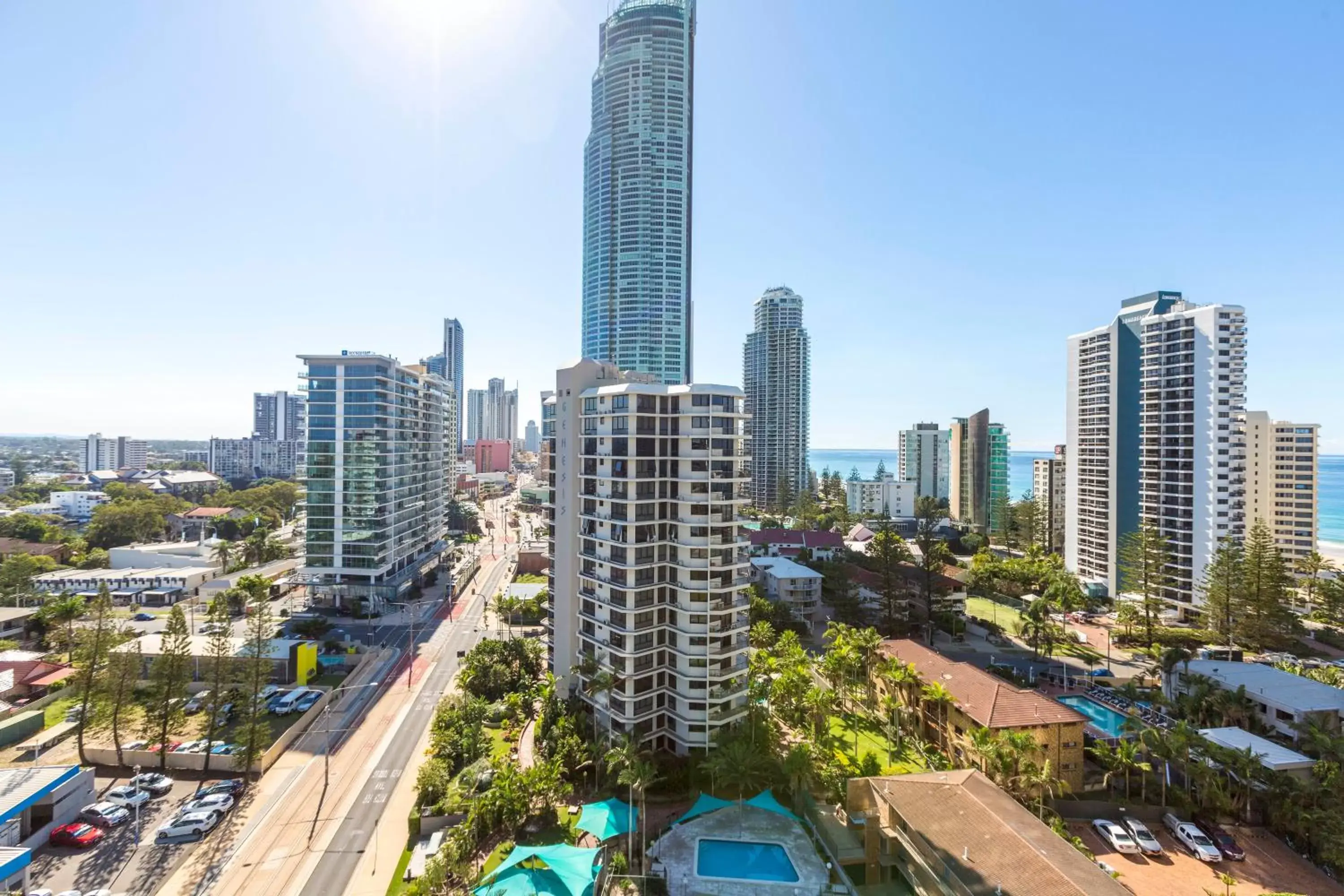 Street view, City View in Artique Surfers Paradise - Official