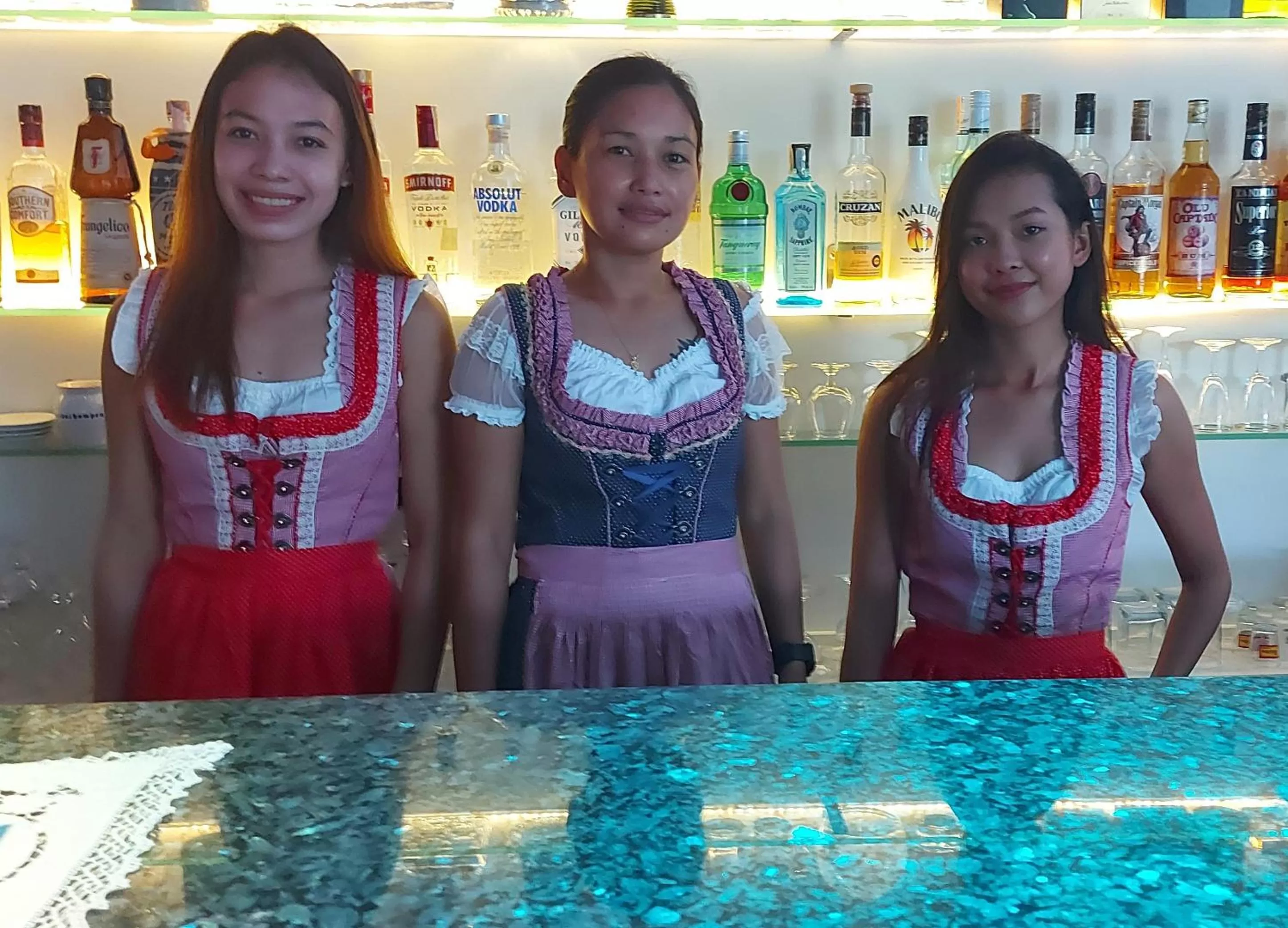 Staff in Panglao Sea Resort - Tangnan