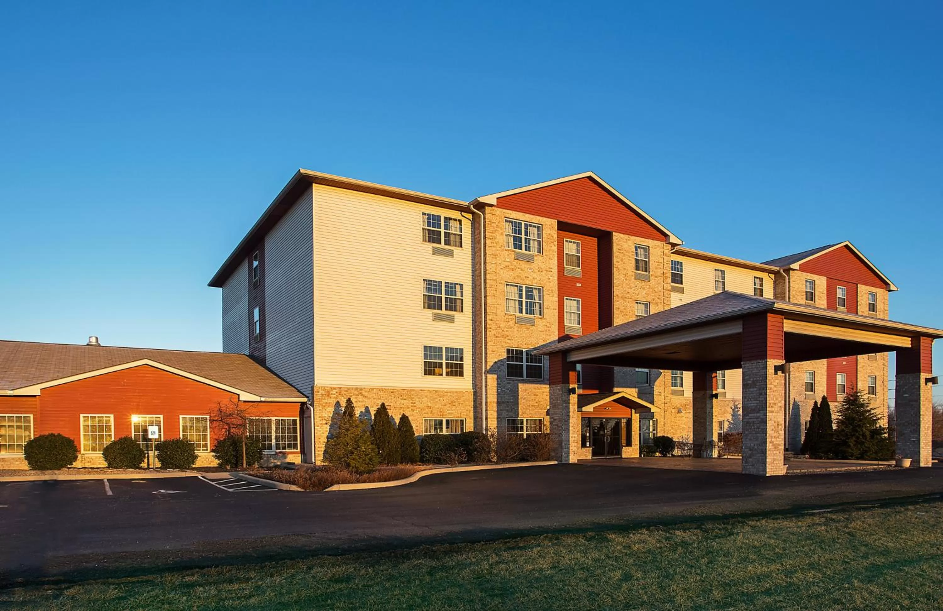 Property building in Comfort Inn & Suites Shelbyville