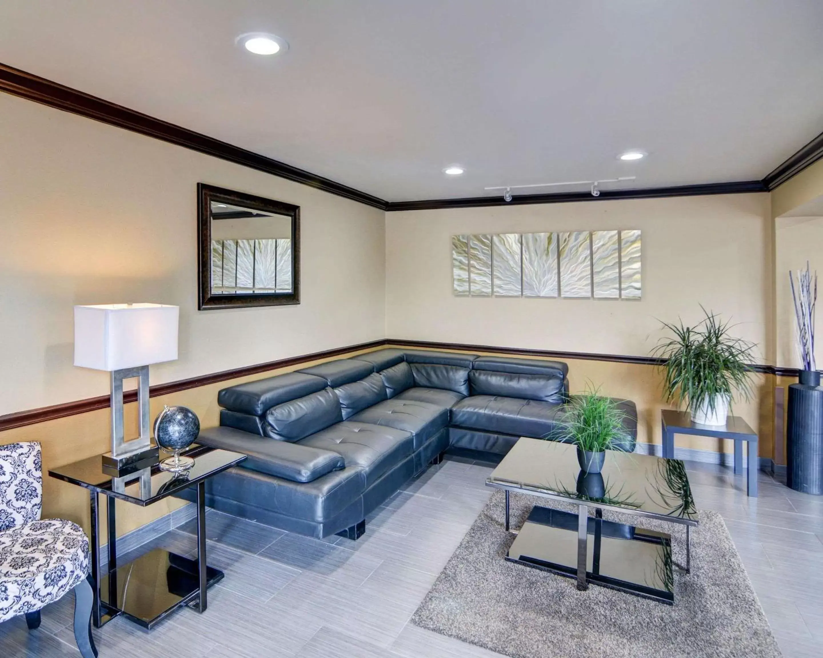 Lobby or reception, Seating Area in Quality Inn DFW Airport North - Irving