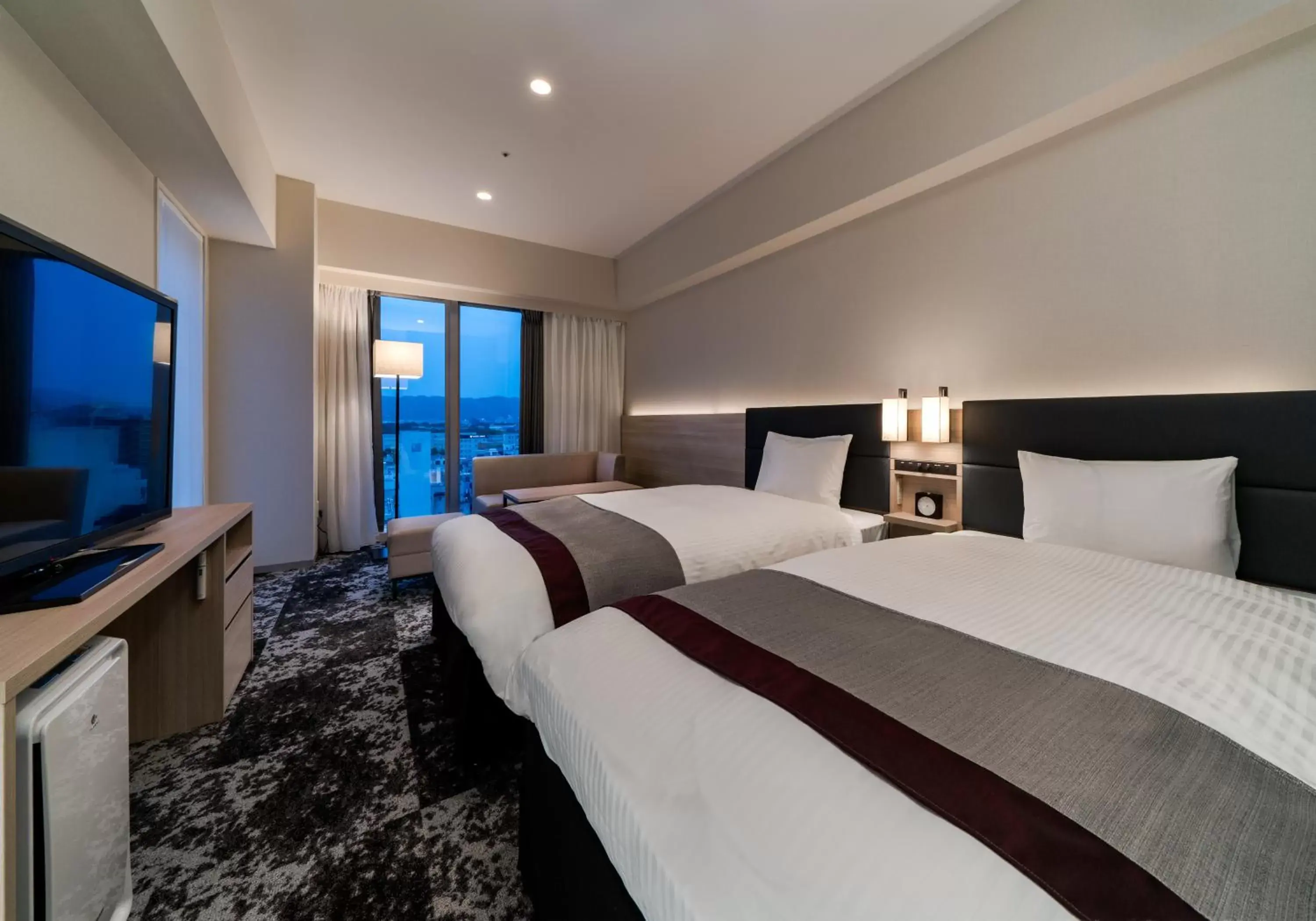 Deluxe Twin Room - Non-Smoking in Daiwa Roynet Hotel Himeji Deluxe Twin Room - Non-Smoking in Daiwa Roynet Hotel Himeji