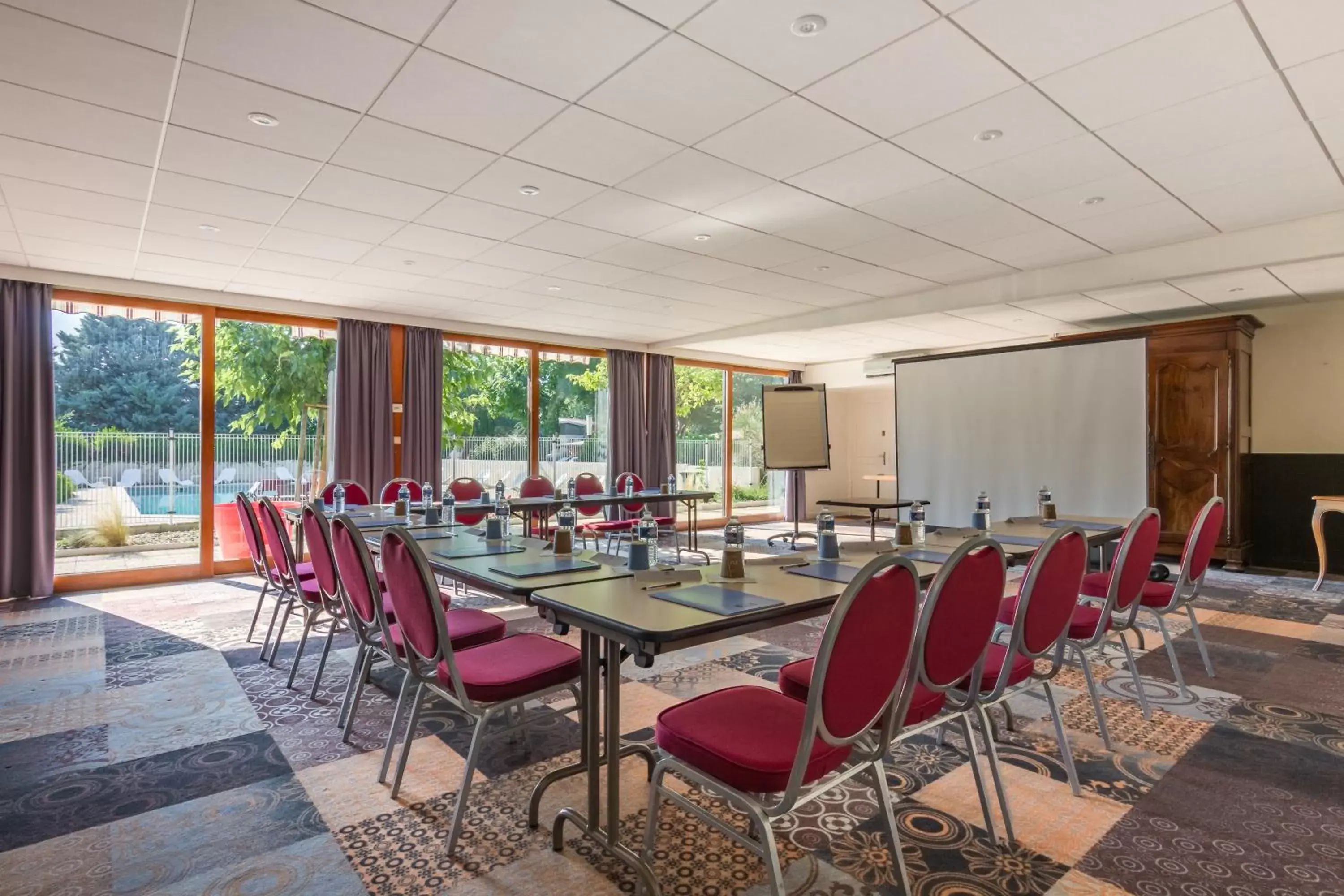 Meeting/conference room in Kyriad Prestige Beaune le Panorama