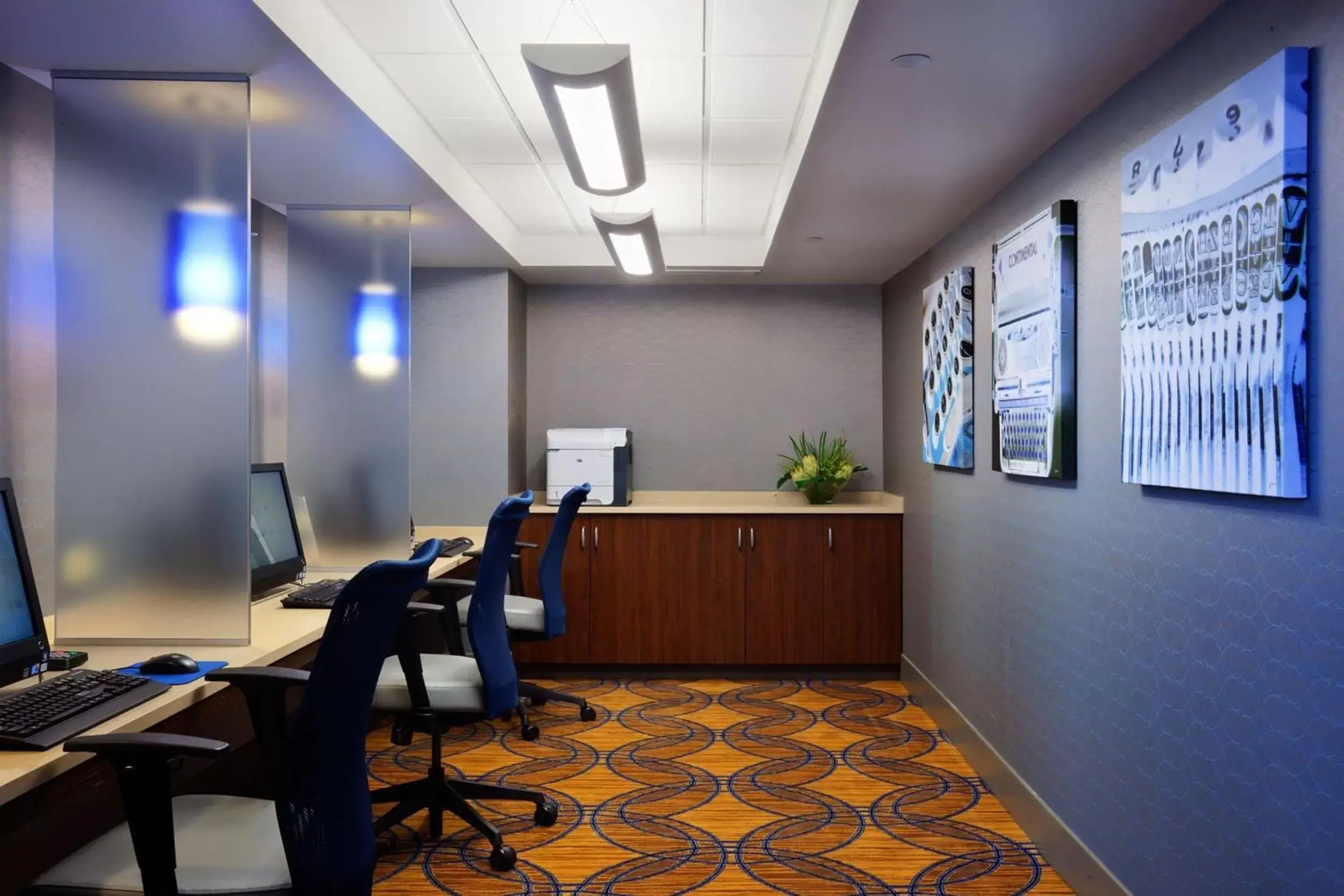 Business facilities in DoubleTree by Hilton Hotel South Bend