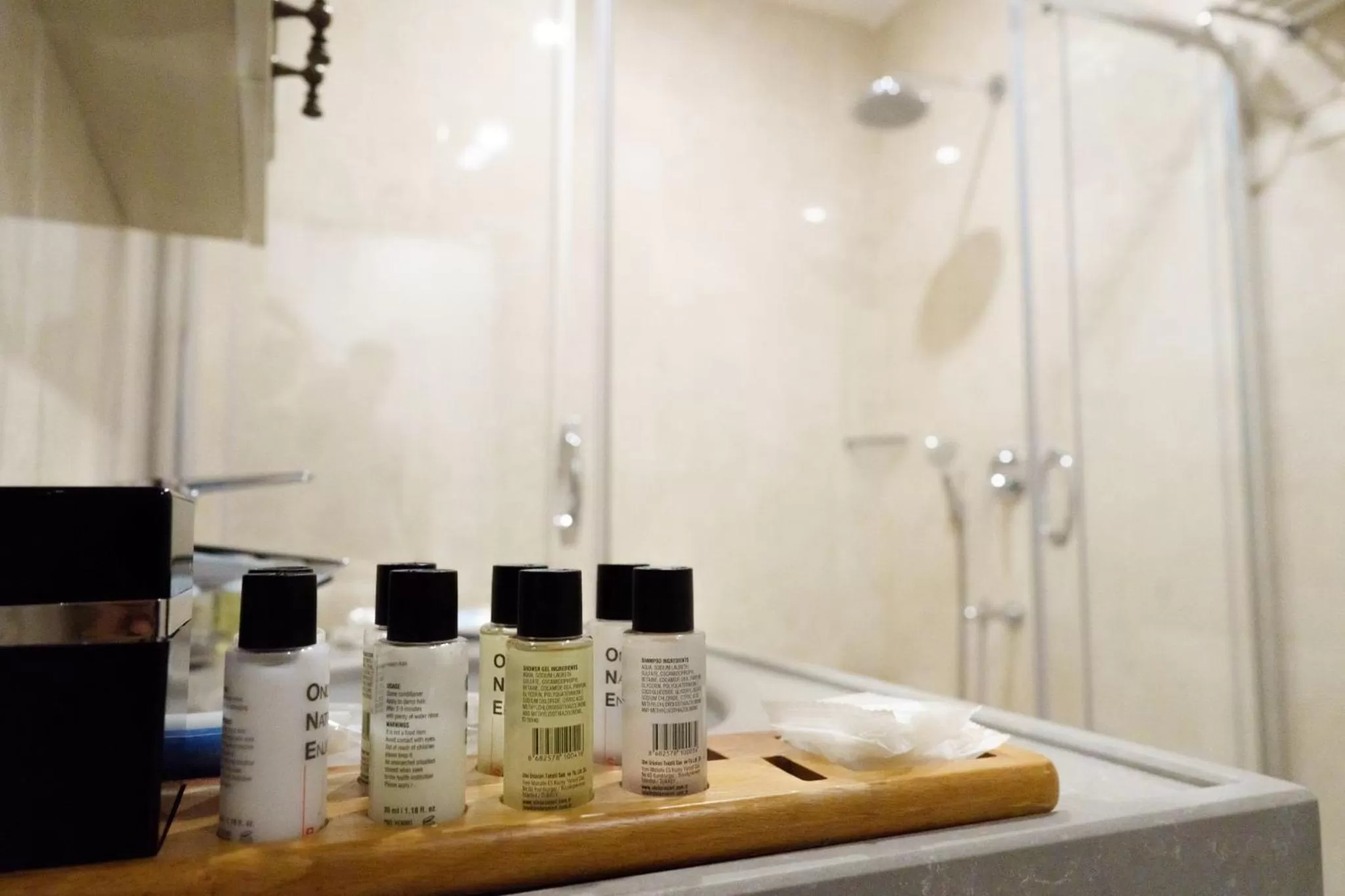 Shower in Almadina Hotel Istanbul