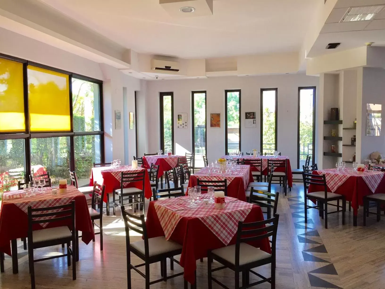 Restaurant/Places to Eat in Hotel Sant'Elia