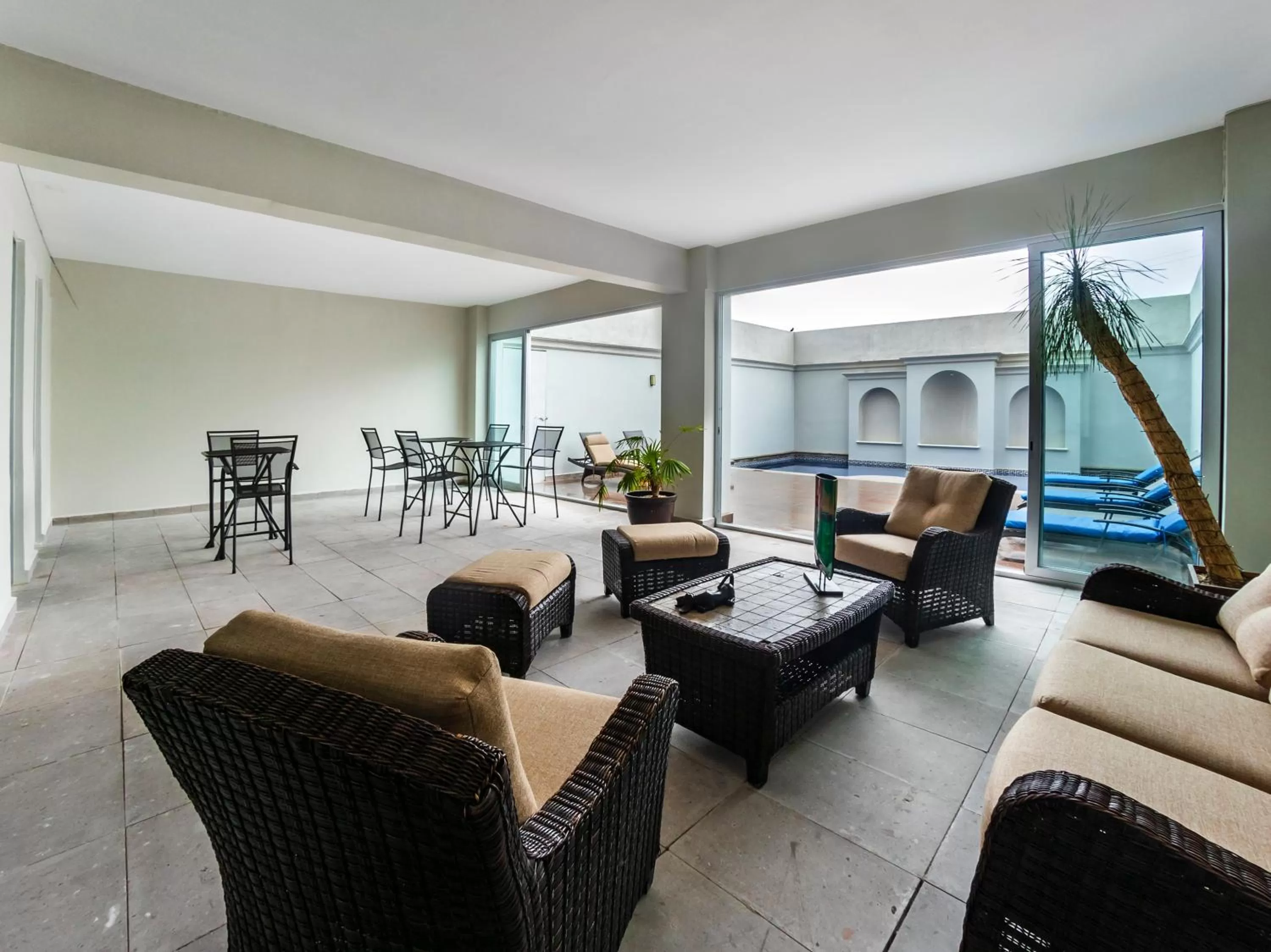 Swimming pool in Casabella Art Boutique Hotel by Rotamundos