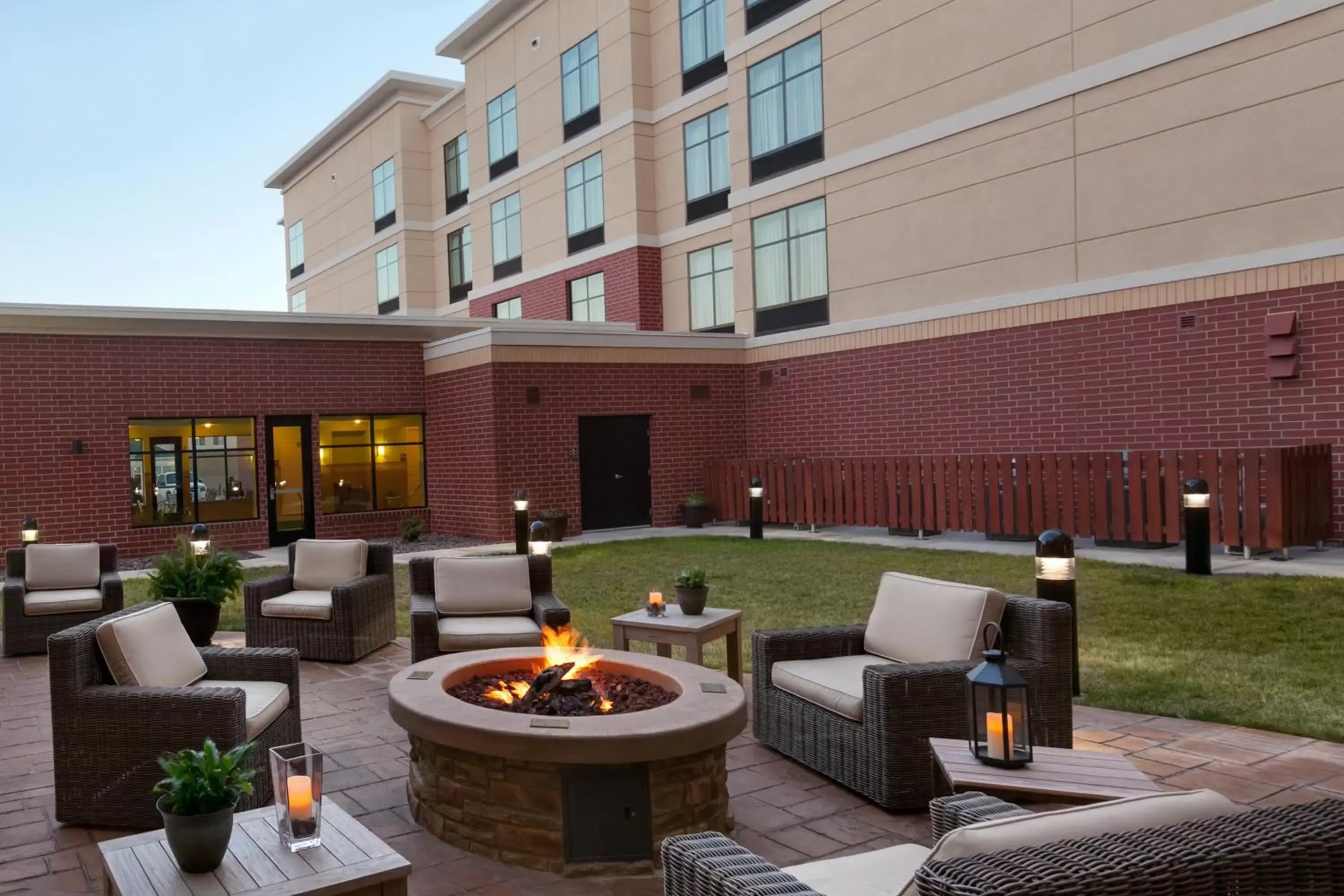 Patio, Property Building in Homewood Suites by Hilton Joplin