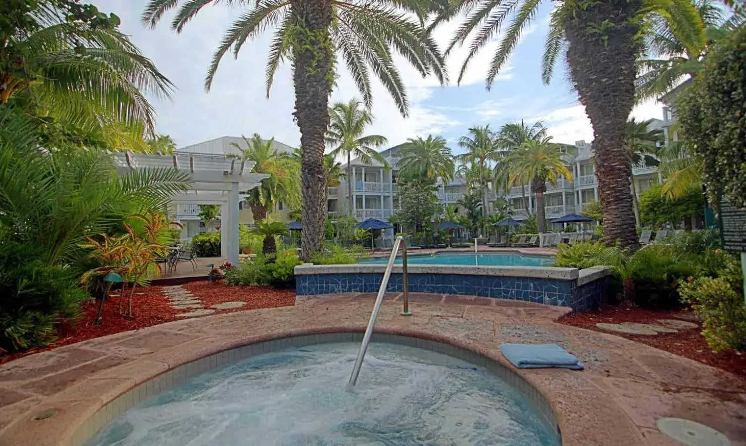 Property building, Swimming Pool in Hyatt Residence Club Key West, Sunset Harbor
