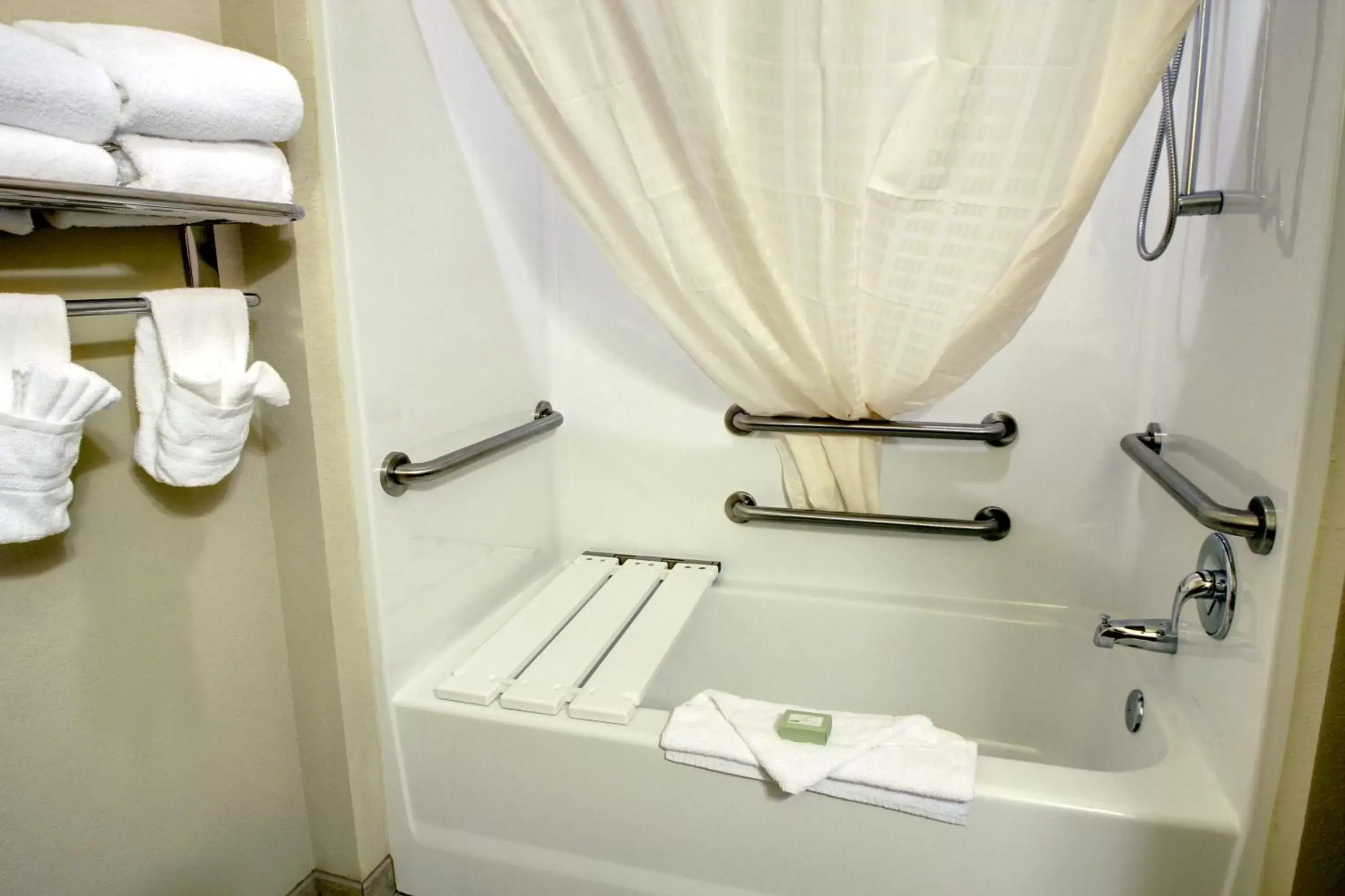 Shower, Bathroom in Cobblestone Hotel & Suites - Waynesboro