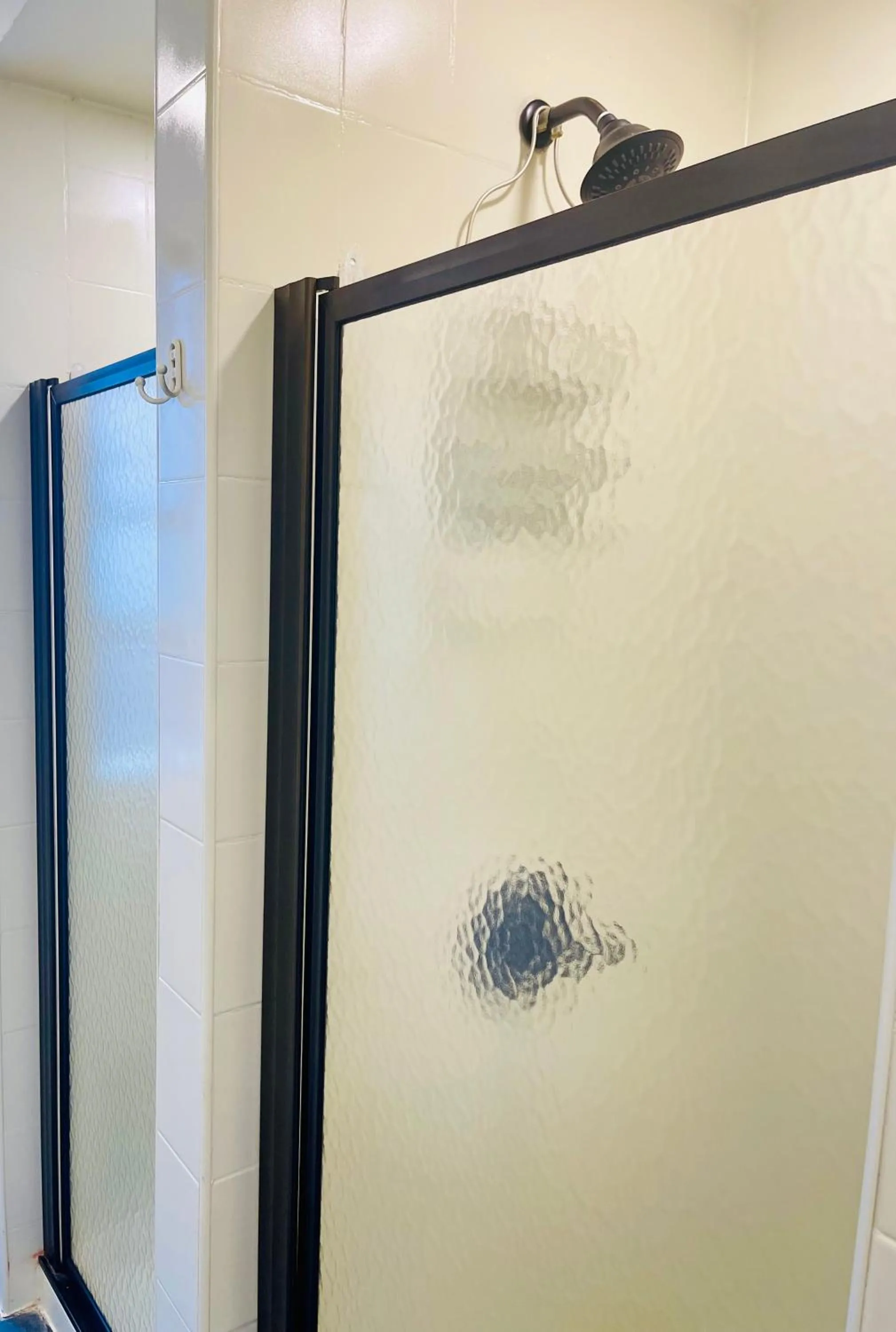 Shower in KAMA CENTRAL PARK