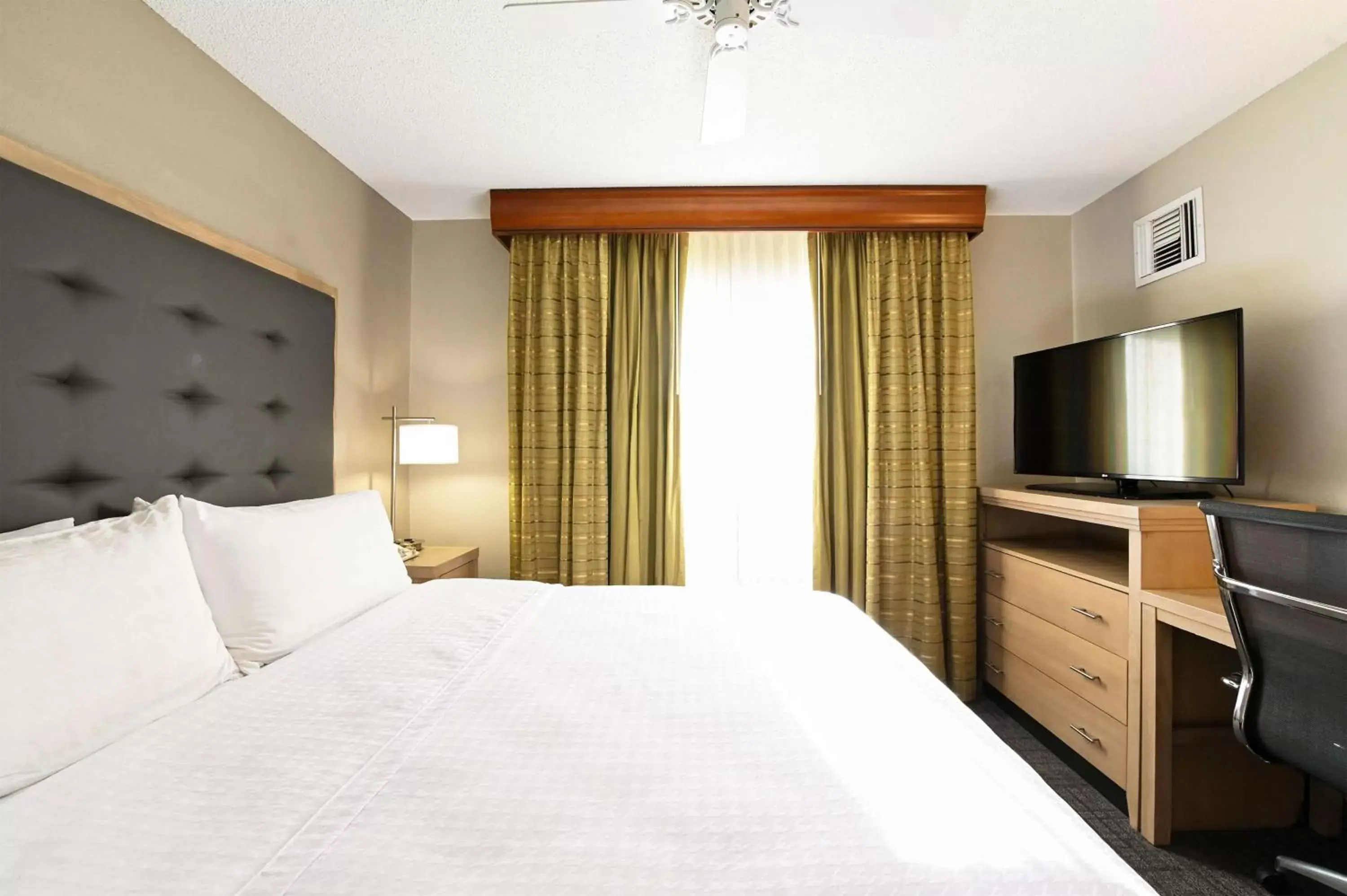 Bedroom, Bed in Homewood Suites by Hilton Richmond - West End / Innsbrook