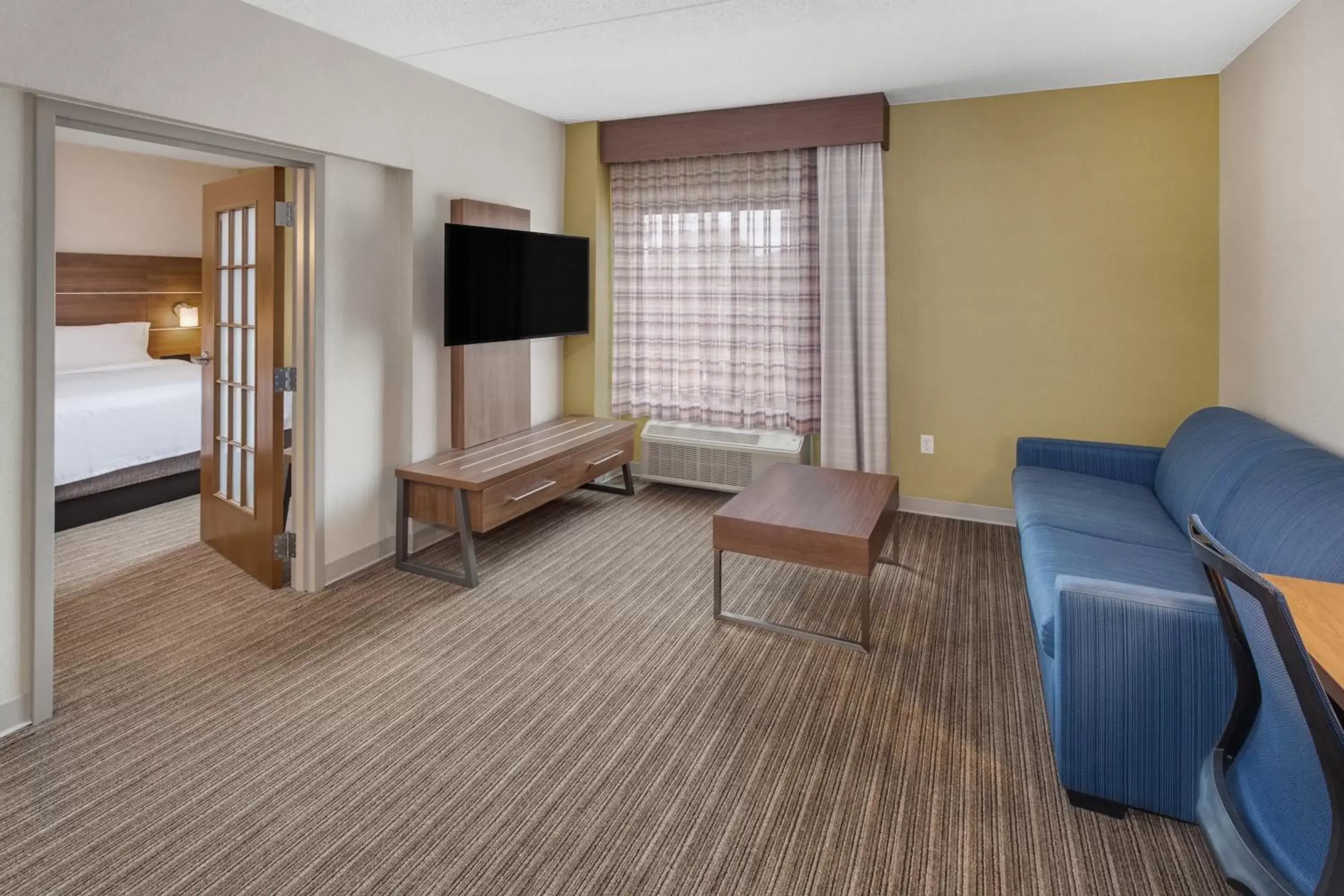 Photo of the whole room, Seating Area in Holiday Inn Express Hotel & Suites Providence-Woonsocket, an IHG Hotel