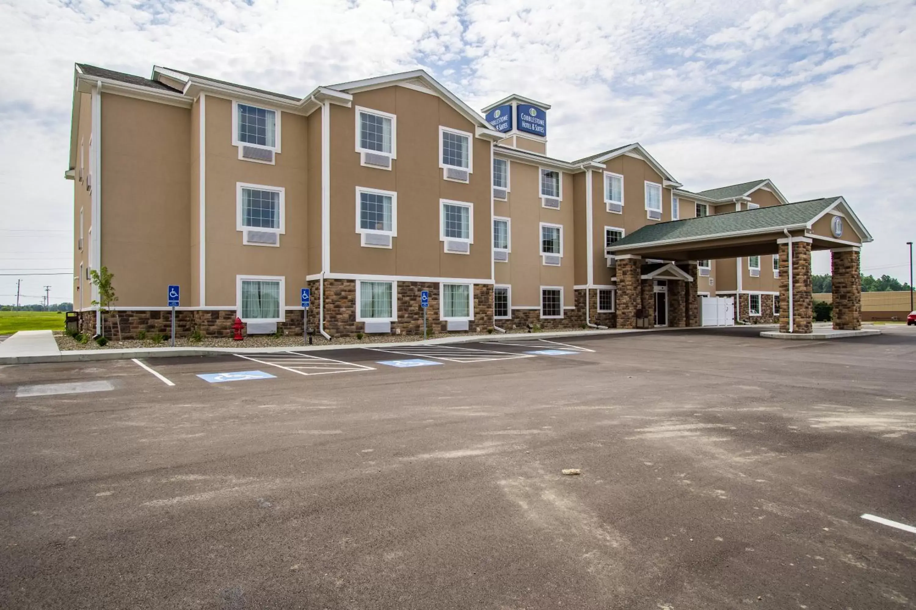 Property building in Cobblestone Hotel & Suites - Orrville Property building in Cobblestone Hotel & Suites - Orrville