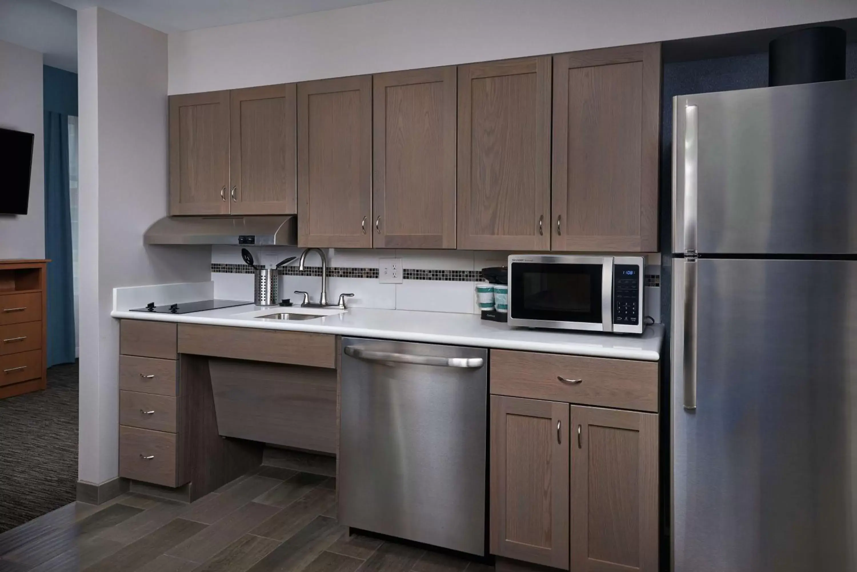 Kitchen or kitchenette, Kitchen/Kitchenette in Homewood Suites By Hilton Cincinnati Midtown