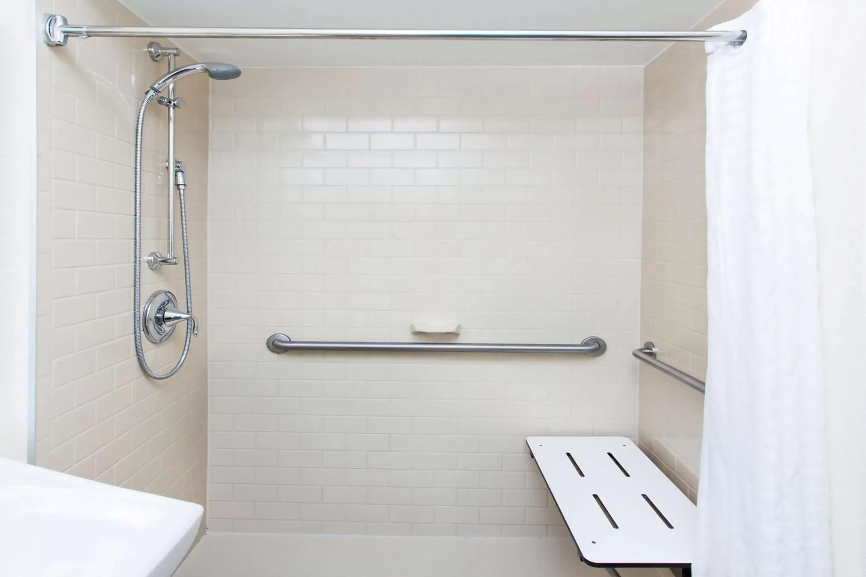 Shower, Bathroom in Sonesta Simply Suites Chicago Naperville