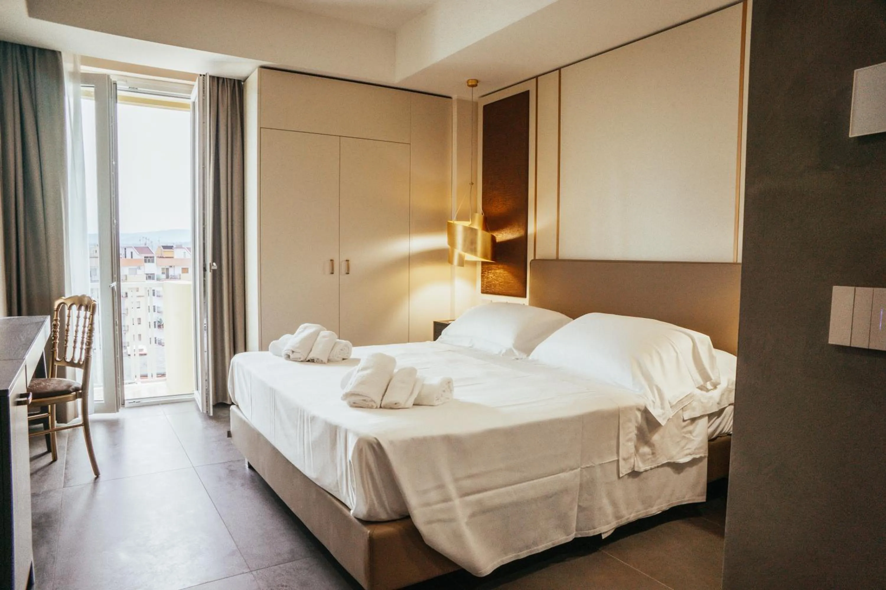 Photo of the whole room, Bed in Hotel Palace