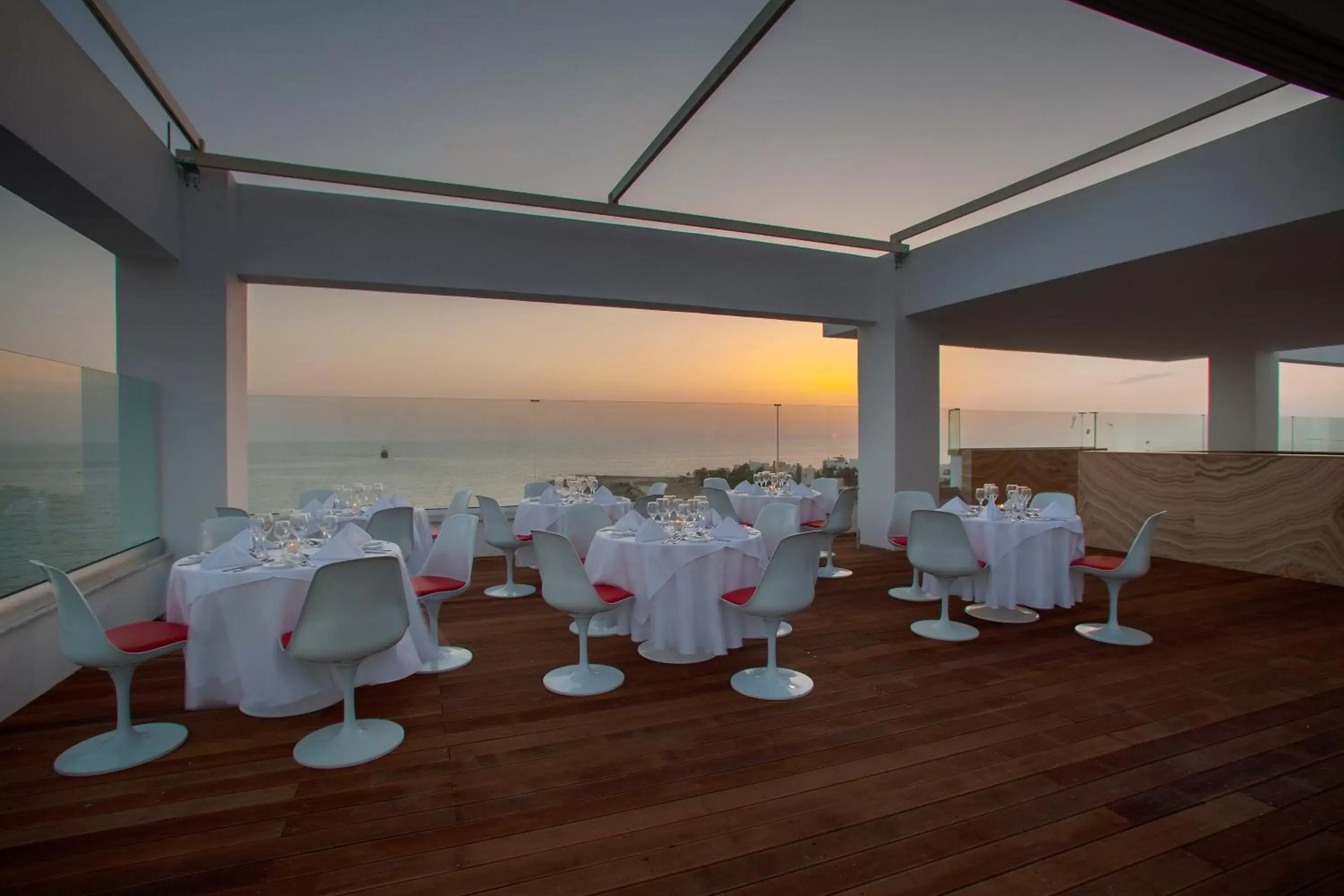 Restaurant/places to eat, Banquet Facilities in King Evelthon Beach Hotel & Resort