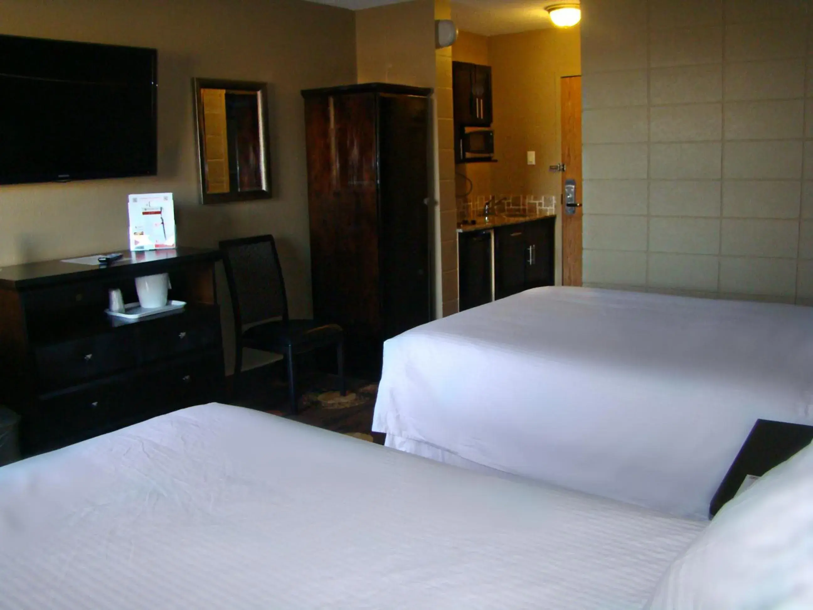 TV and multimedia, Bed in Stonebridge Hotel