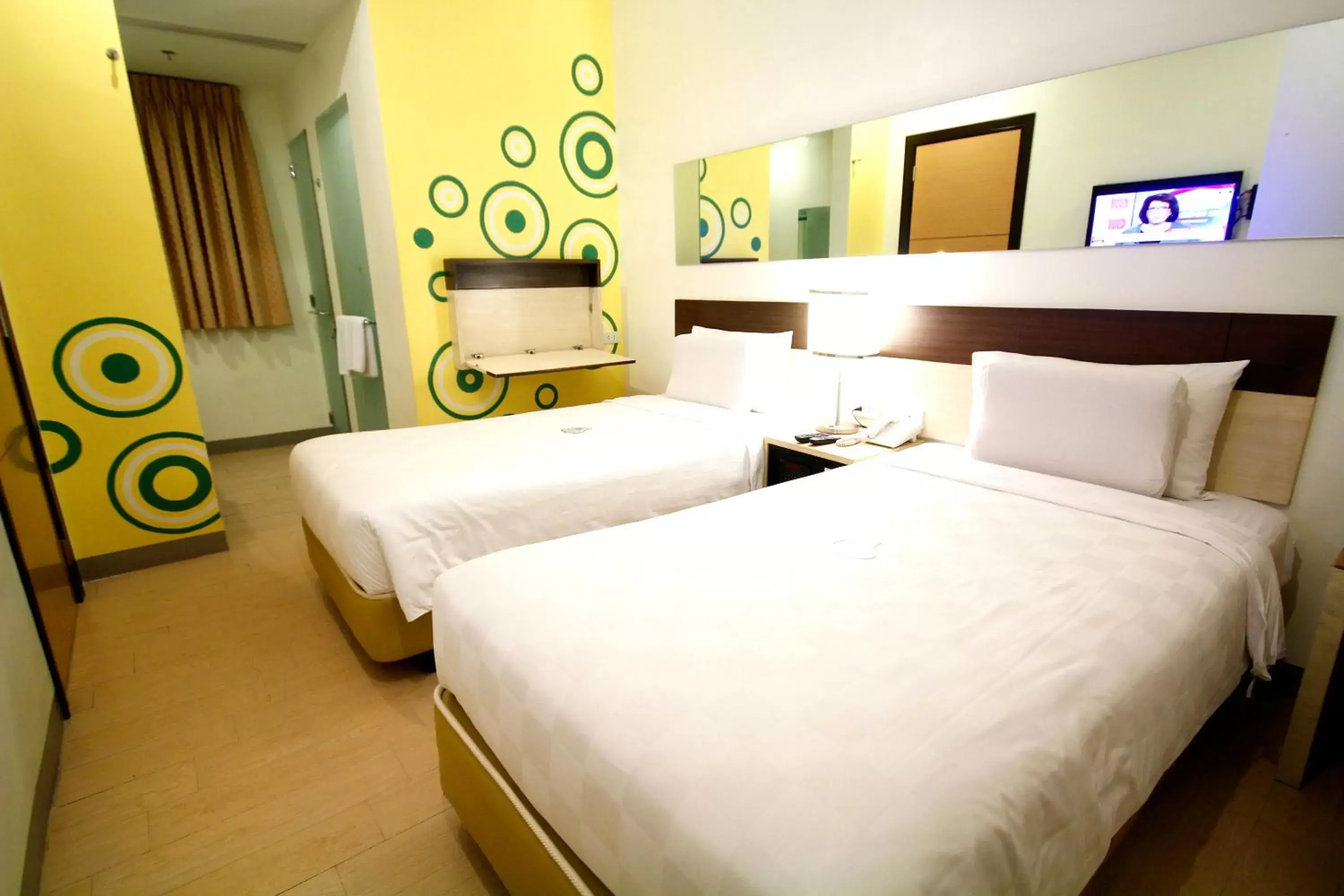 Bed in Go Hotels Otis - Manila