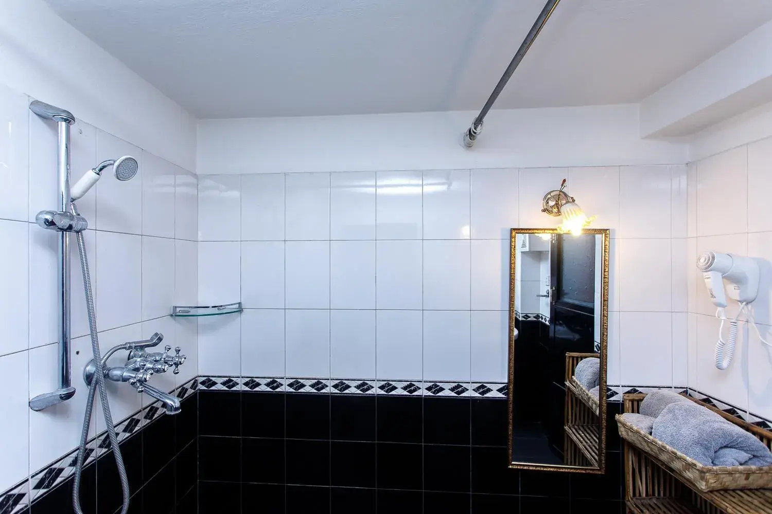 Bathroom, Kitchen/Kitchenette in Ambassador Garden Home
