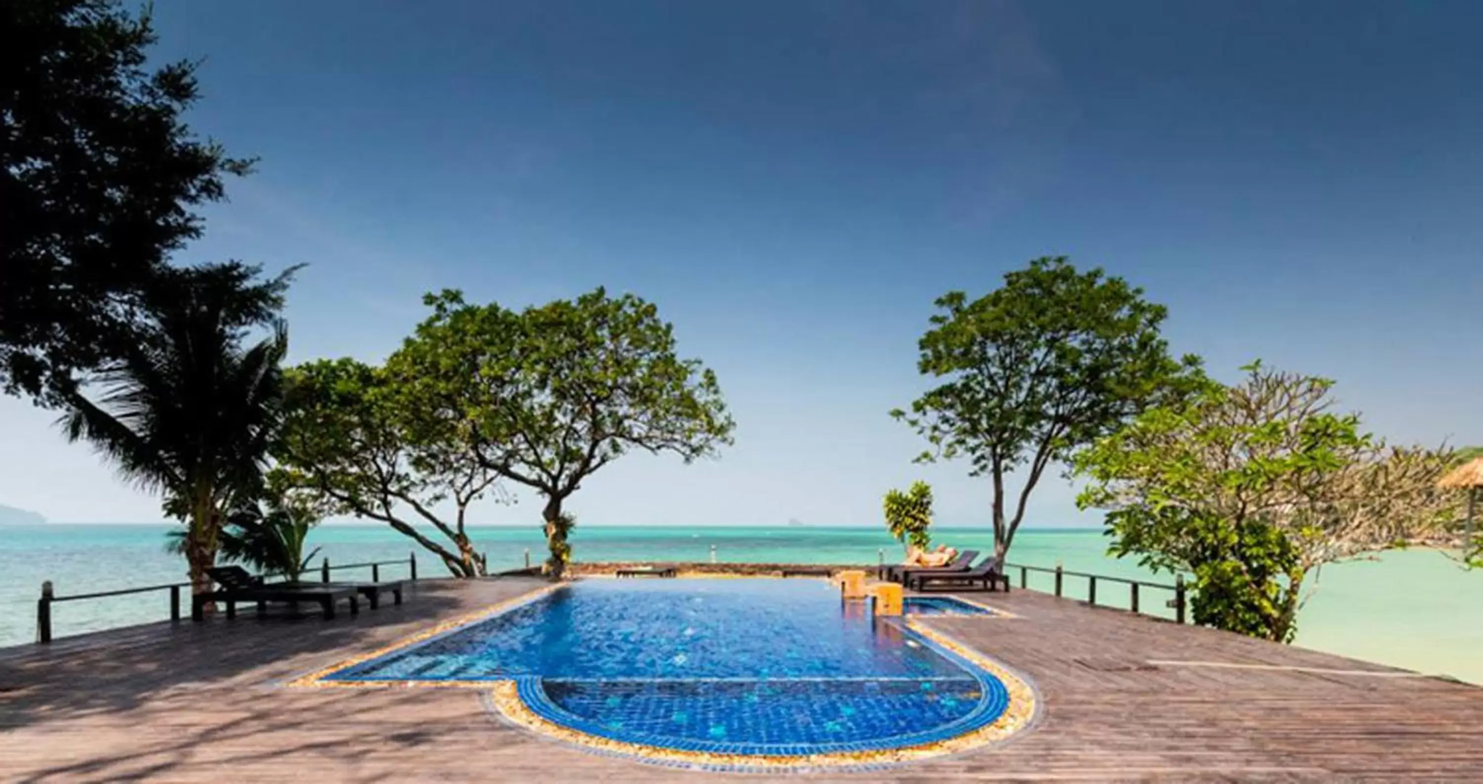 Swimming Pool in Siam Bay Resort